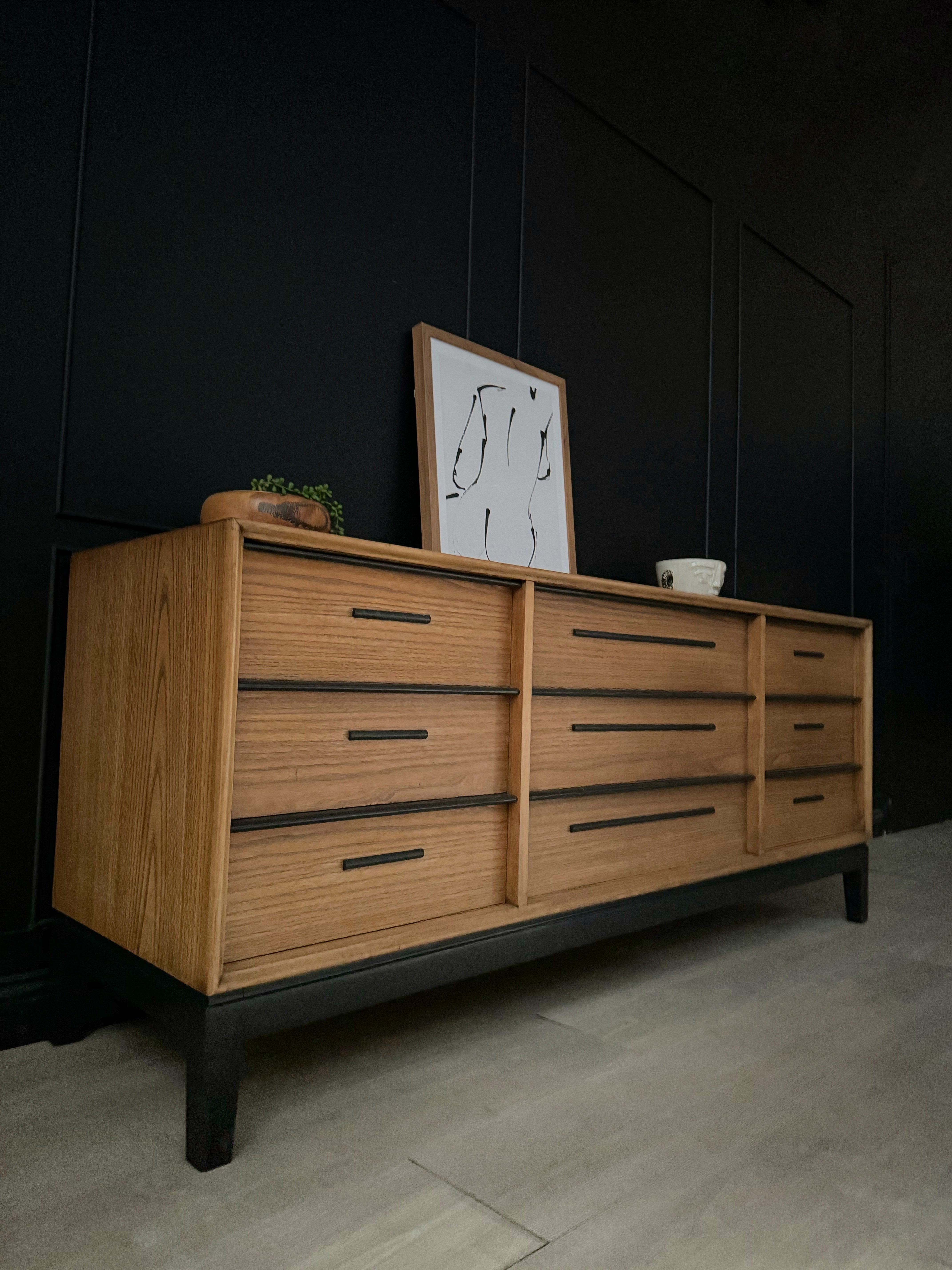 'Hayson' Furniture 9 drawer dresser