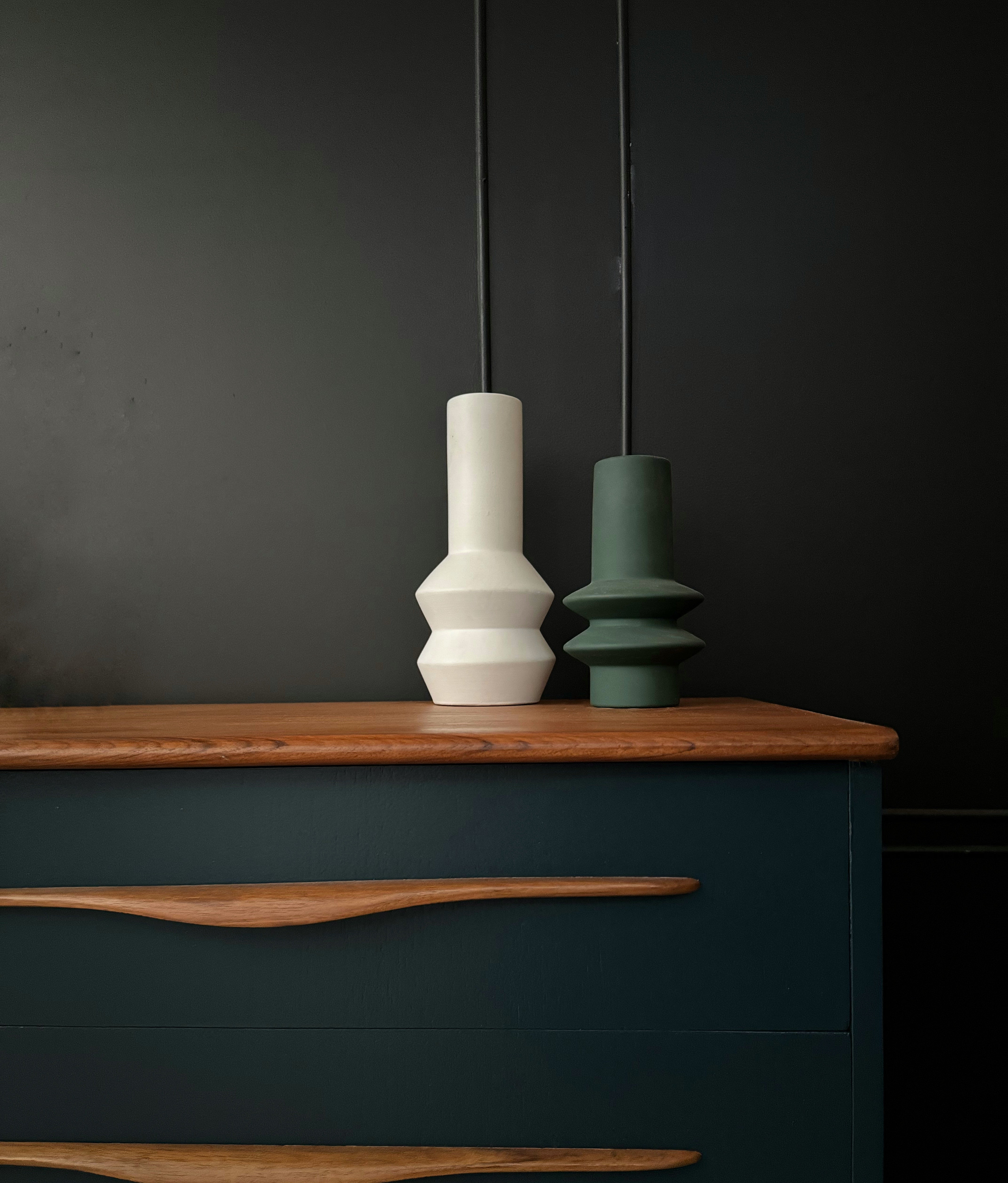 Mid century 8 drawers dresser with wooden handles