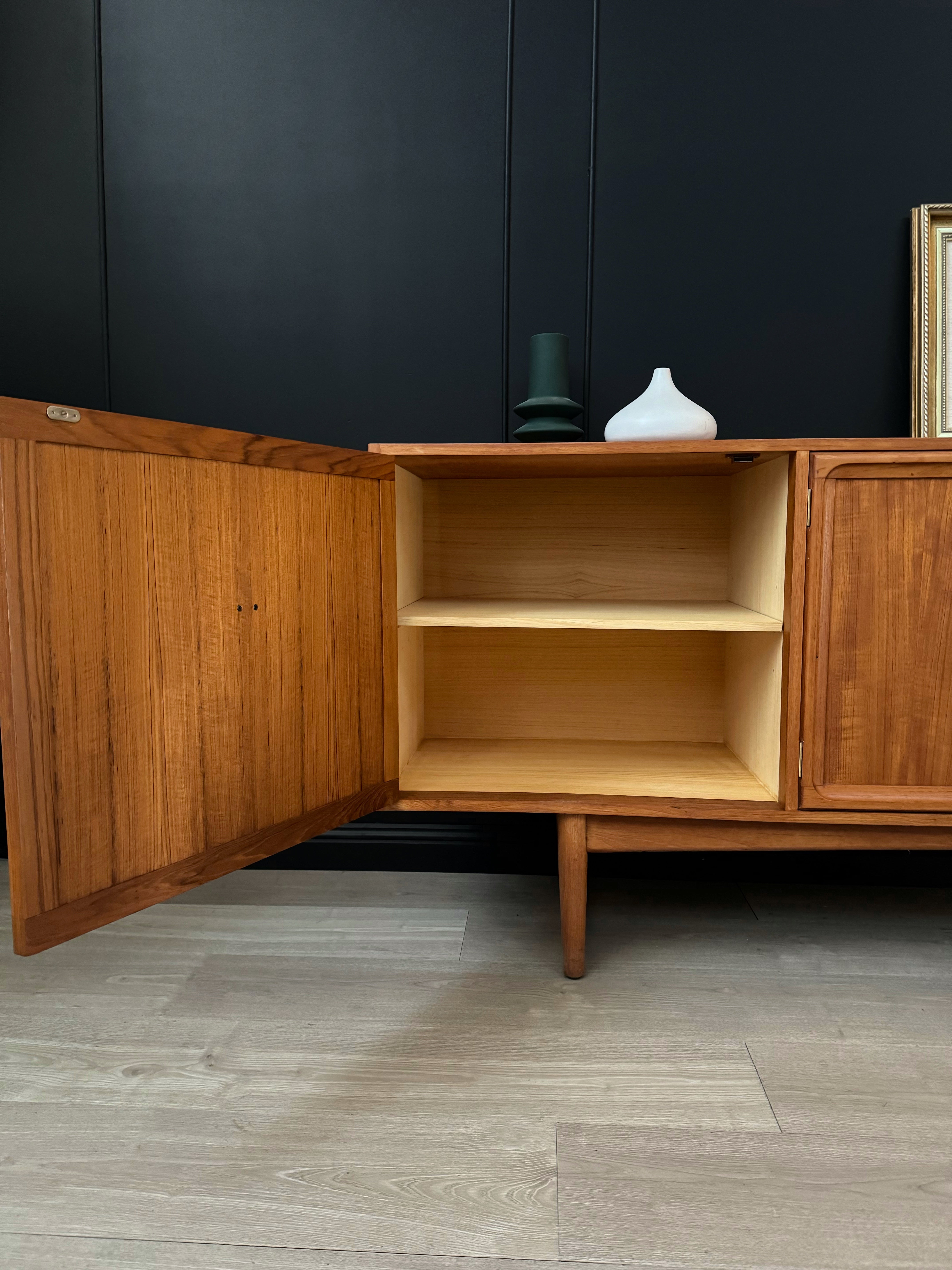 Parker Sleigh Sideboard / Buffet