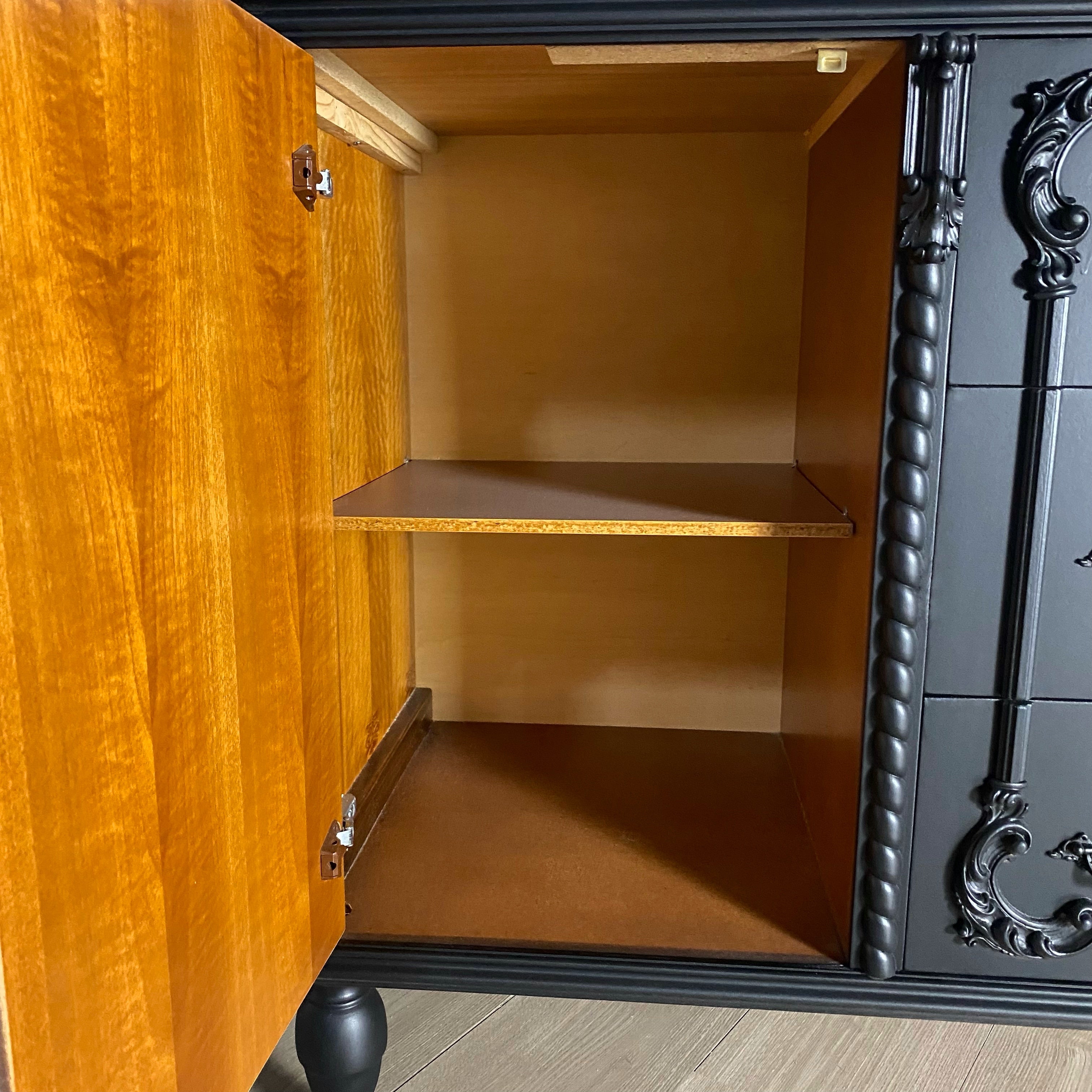 Statement buffet / sideboard