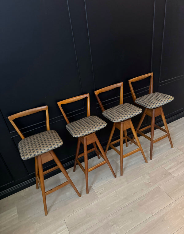 TH Brown bar stools blackwood, view 3
