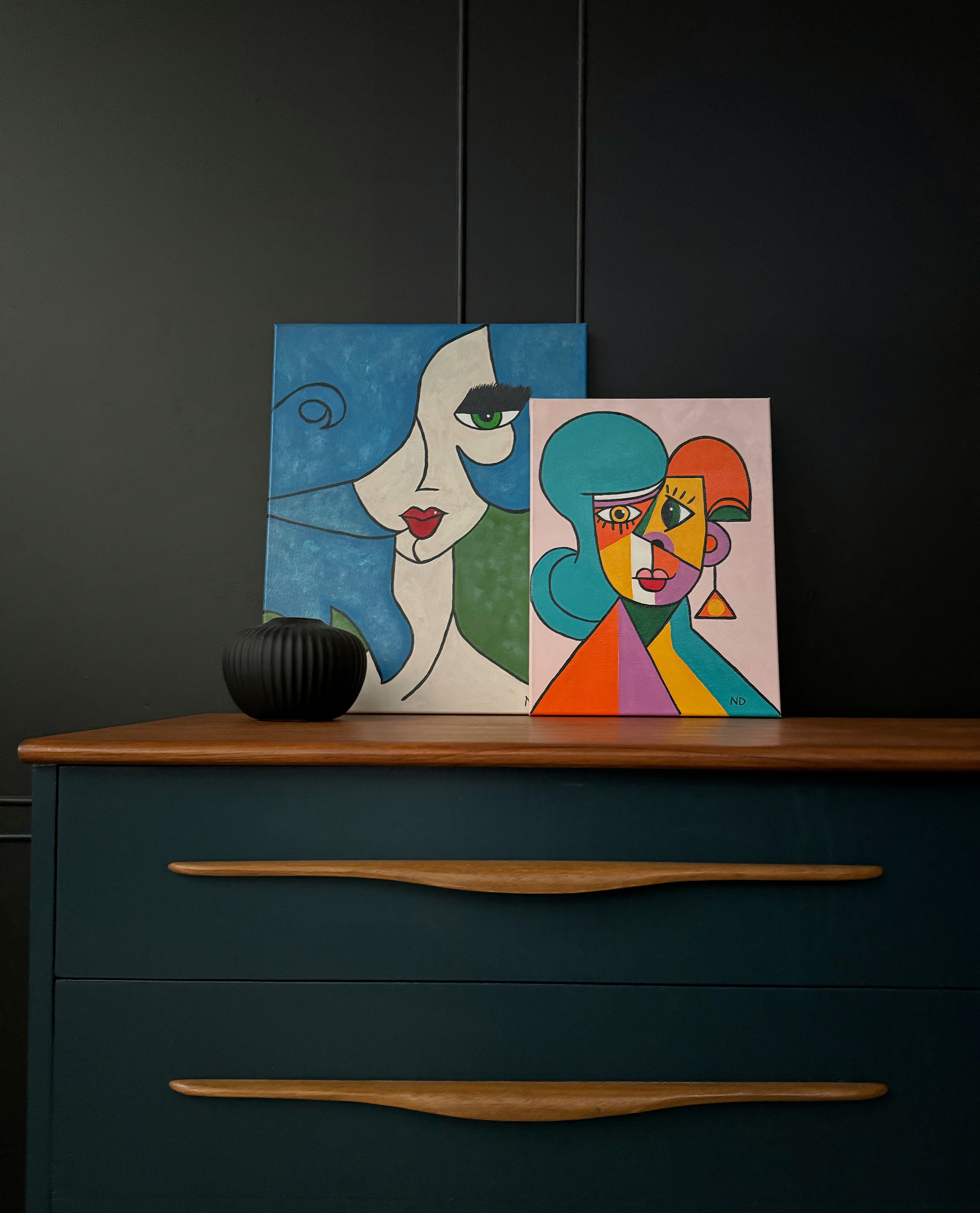 Mid century 8 drawers dresser with wooden handles