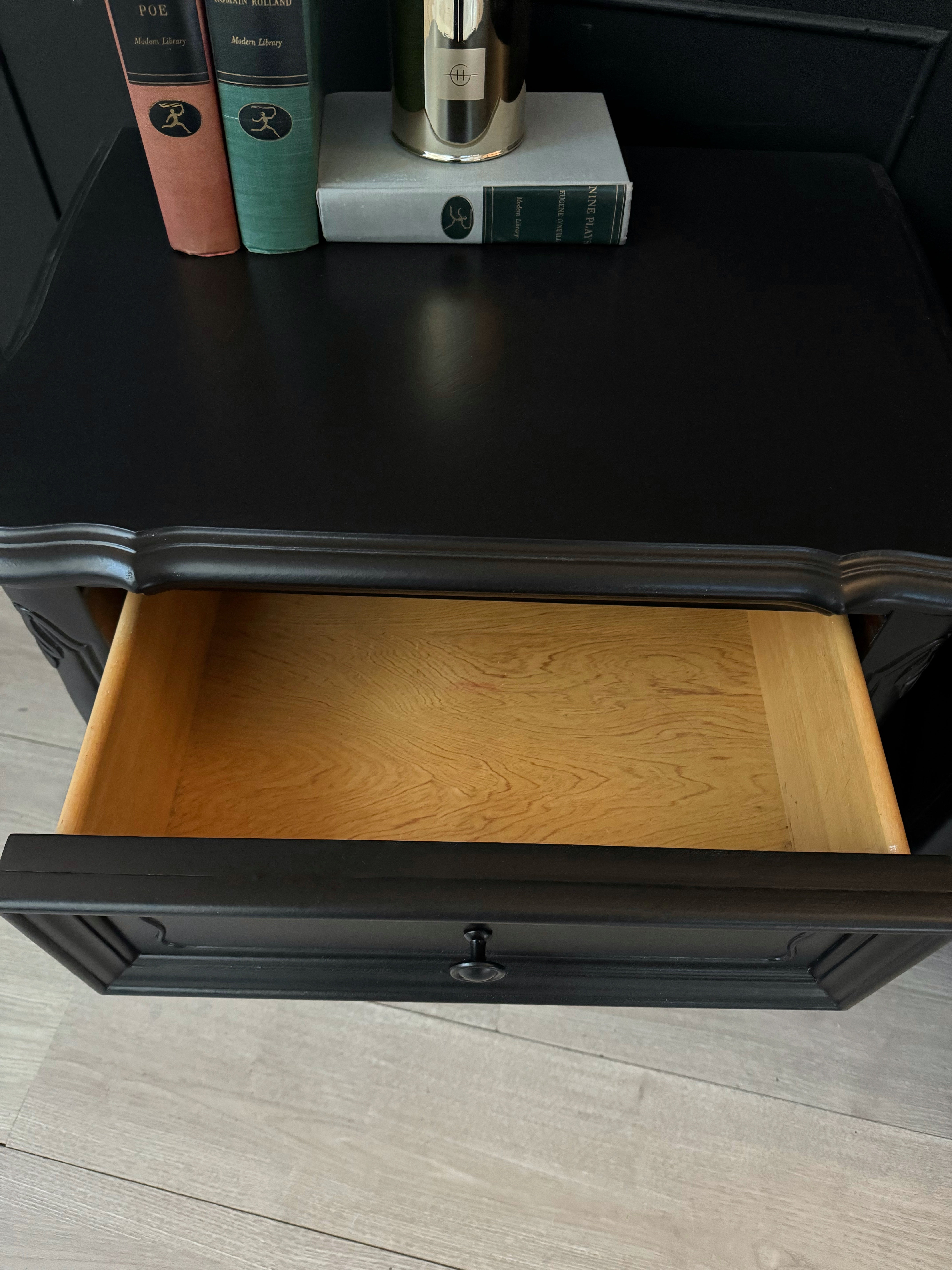 Stunning Black Bedside Tables (set)