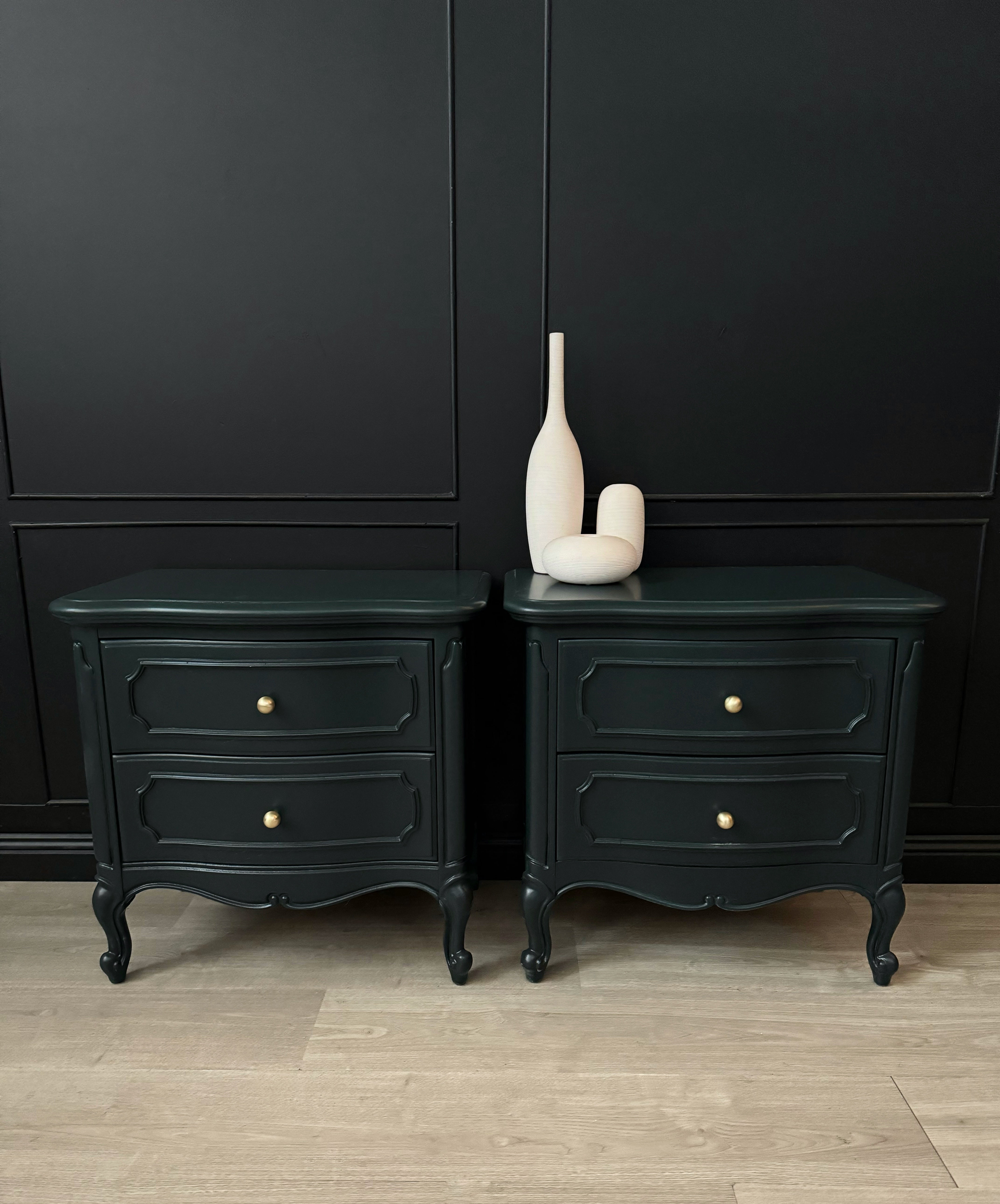 ‘Thomasville’ bedside tables (set)