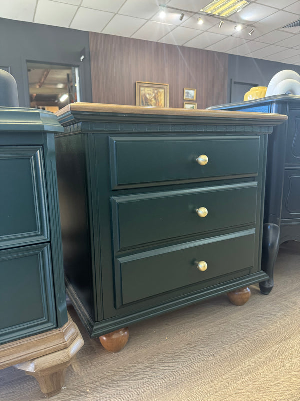 Mid-century dresser and bedside tables green, view 4