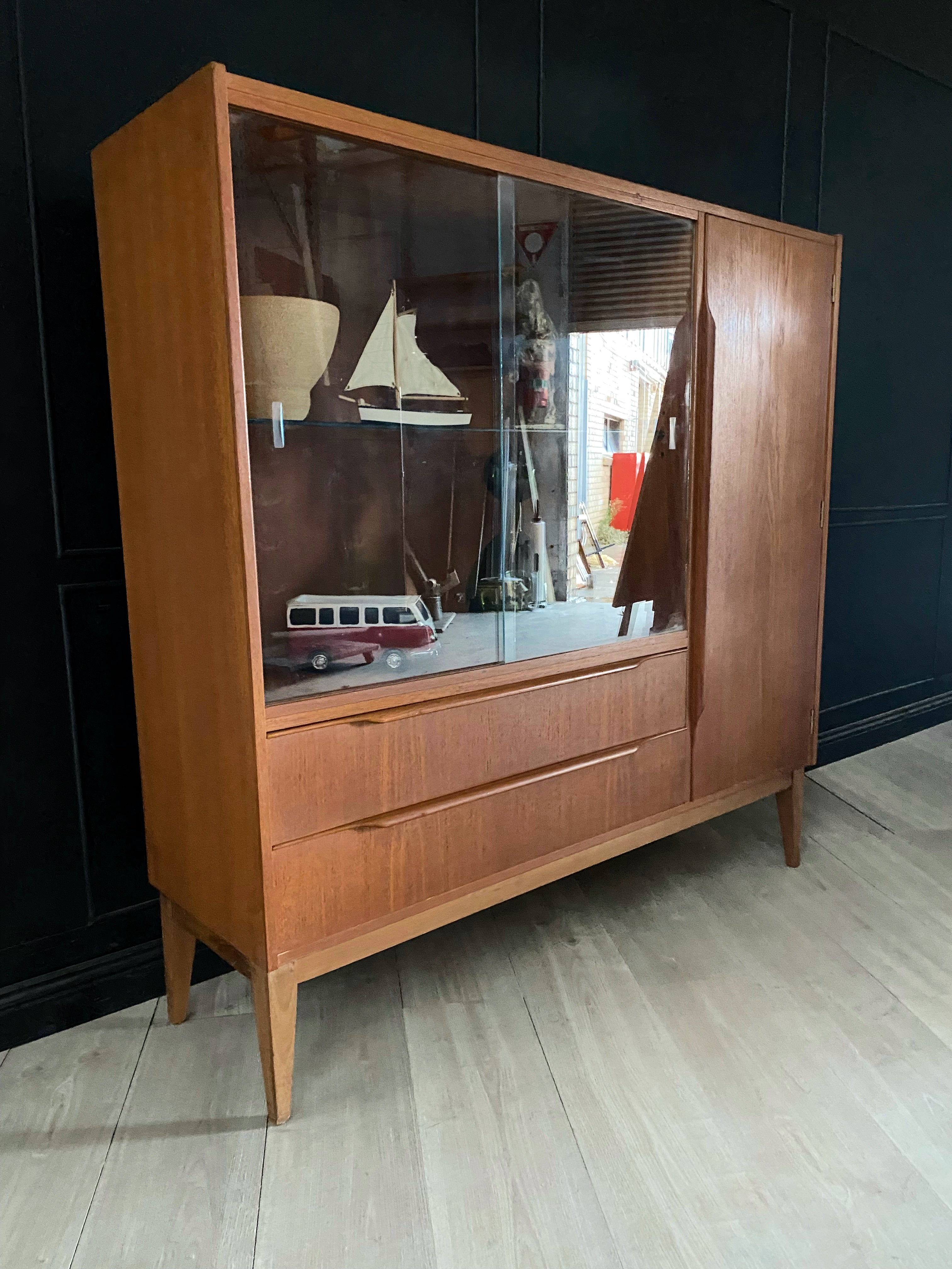 Vintage / Retro / Mid Century Glass Display Cabinet