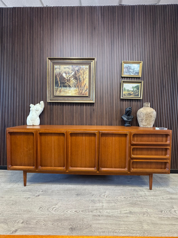 Chiswell sideboard, view 8