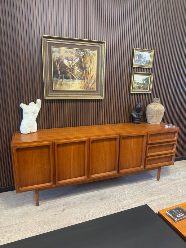 Chiswell sideboard, view 10