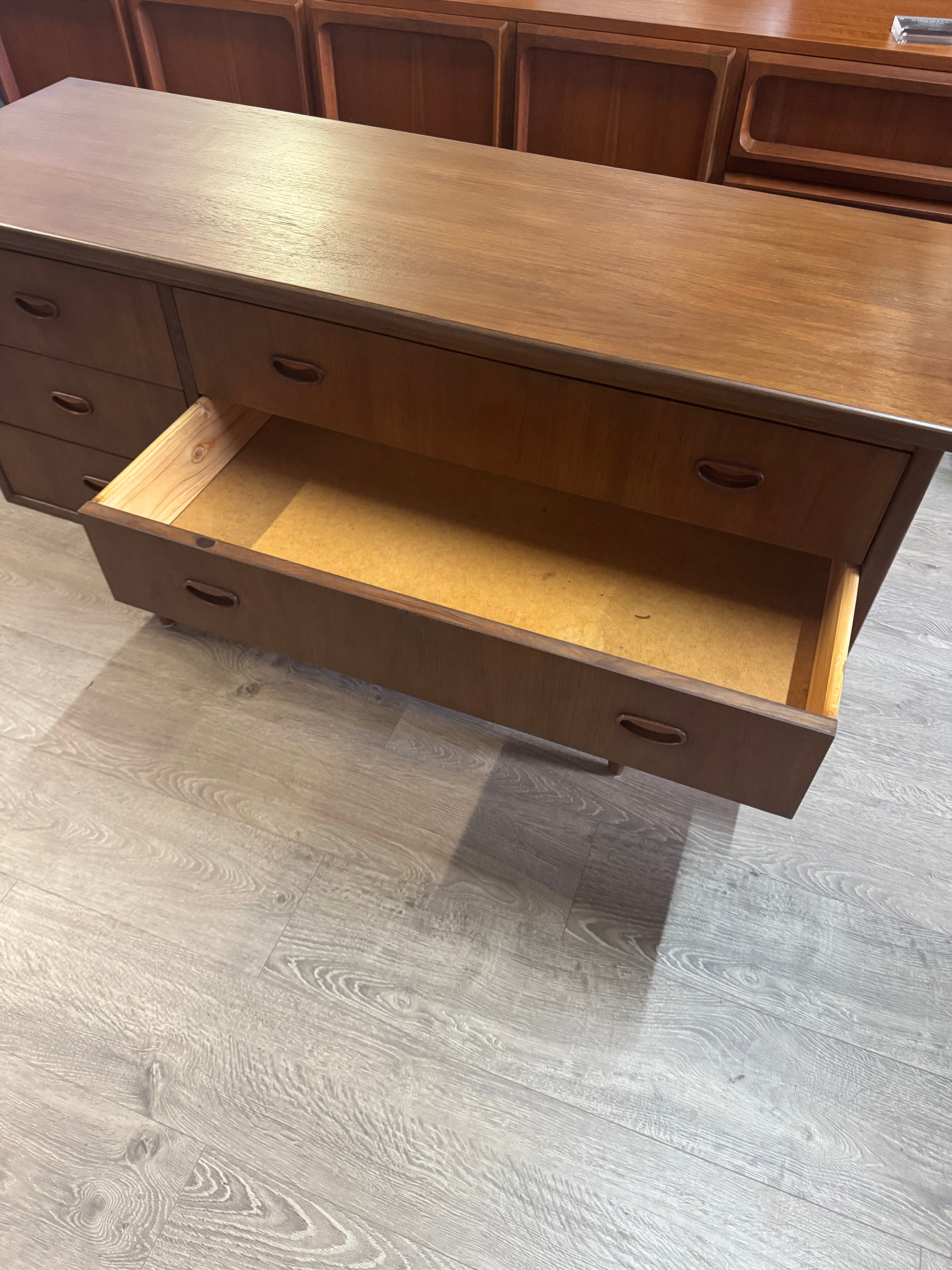 “A. Jelliffe” Mid Century Vintage Dresser