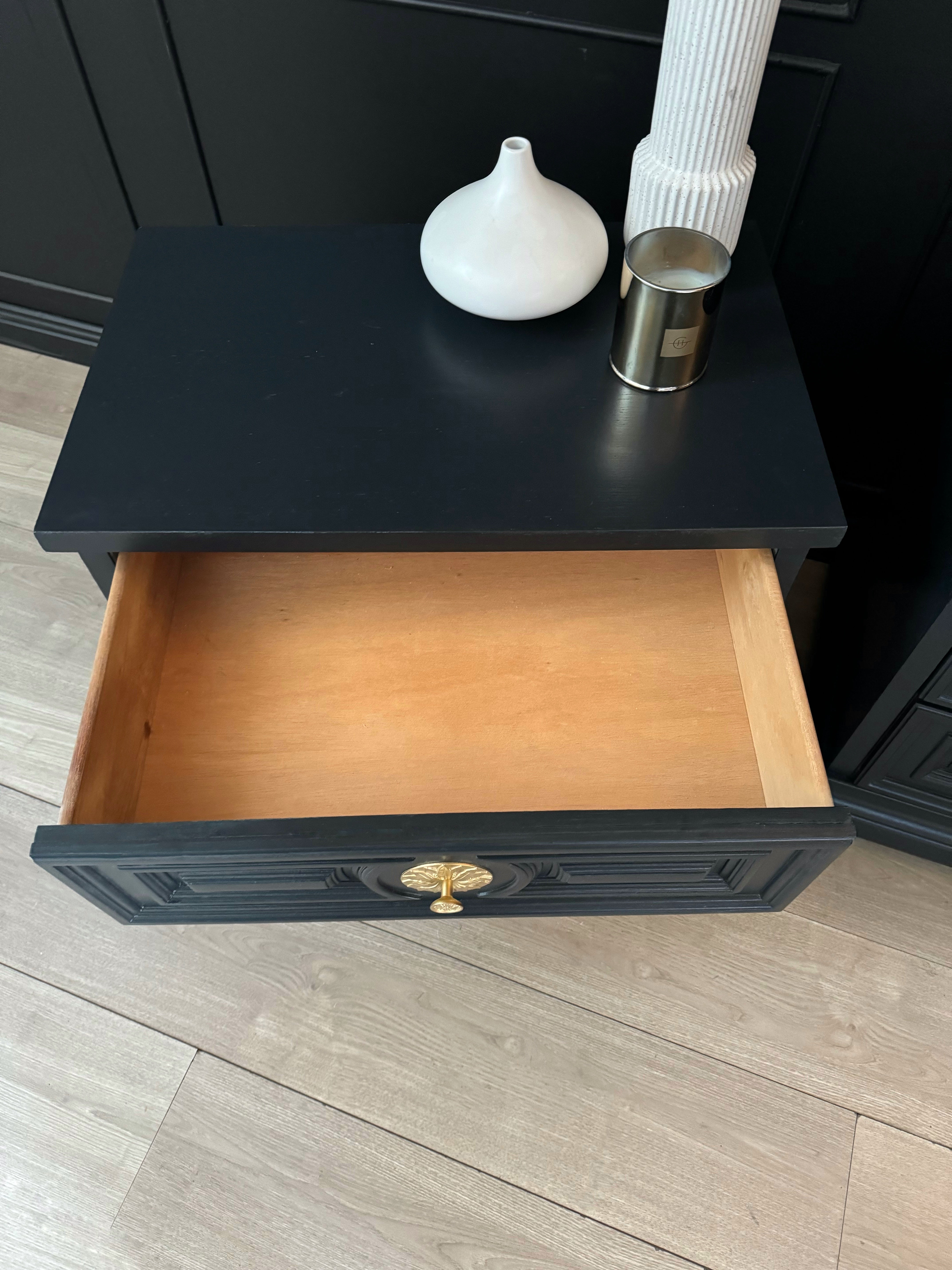 Stunning ‘Burgess Furniture’ Bedside tables (set)