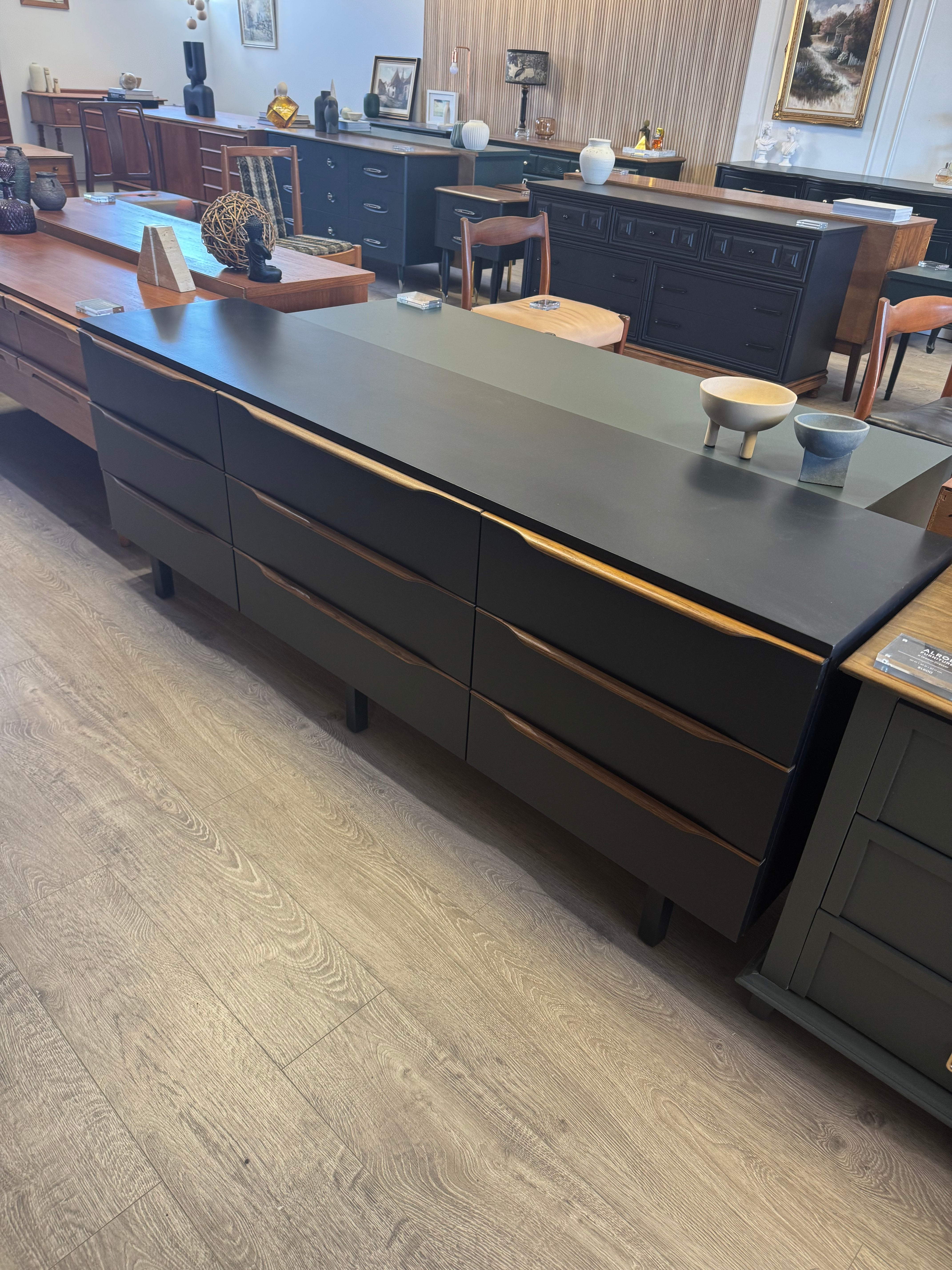 'Alrob' Dark Blue 9 drawer dresser