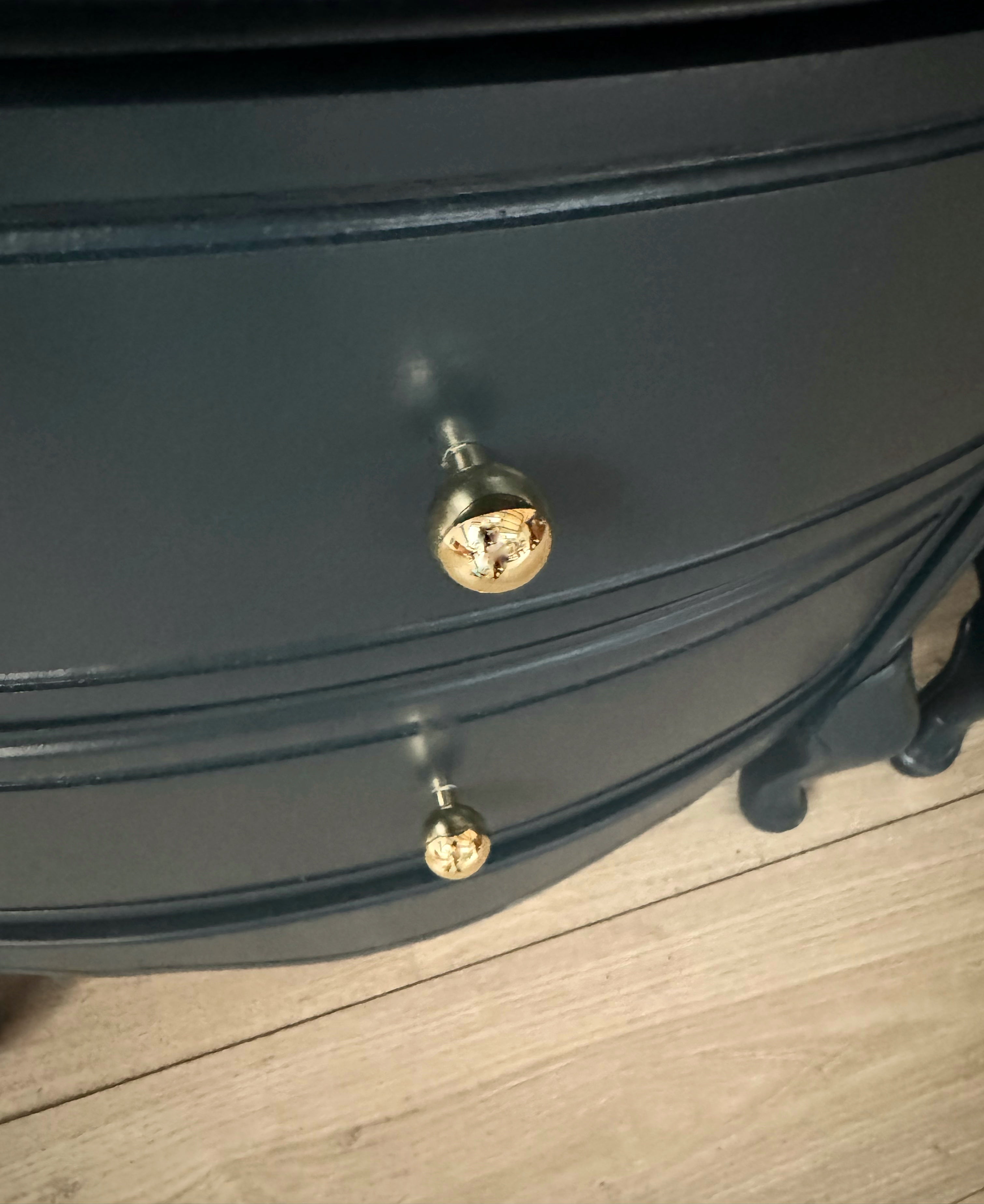 Stunning ‘Thomasville’ bedside tables (set)