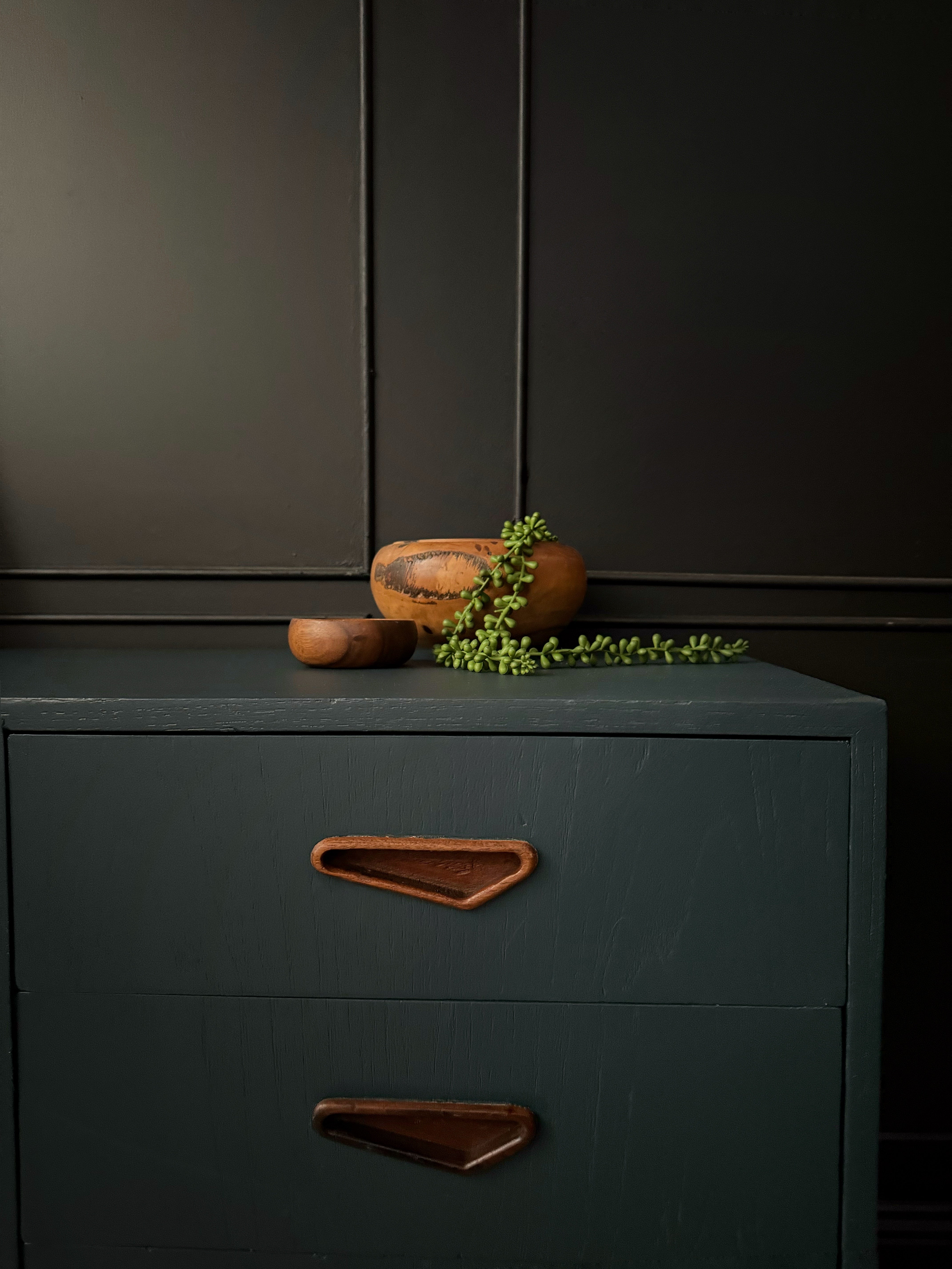 ‘Berryman Furniture’ 9 drawer dresser