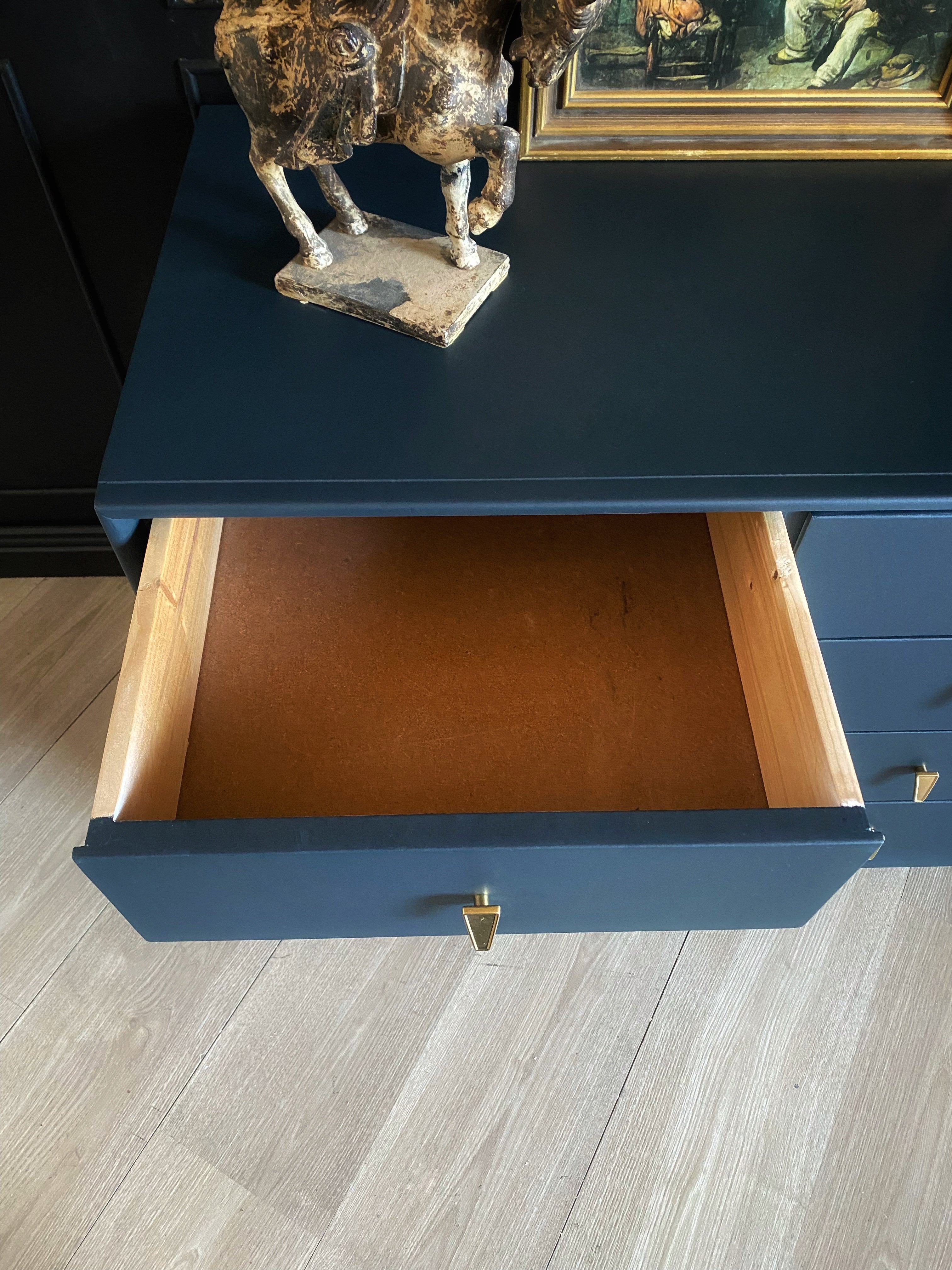 'Alrob Furniture' Blue Dresser