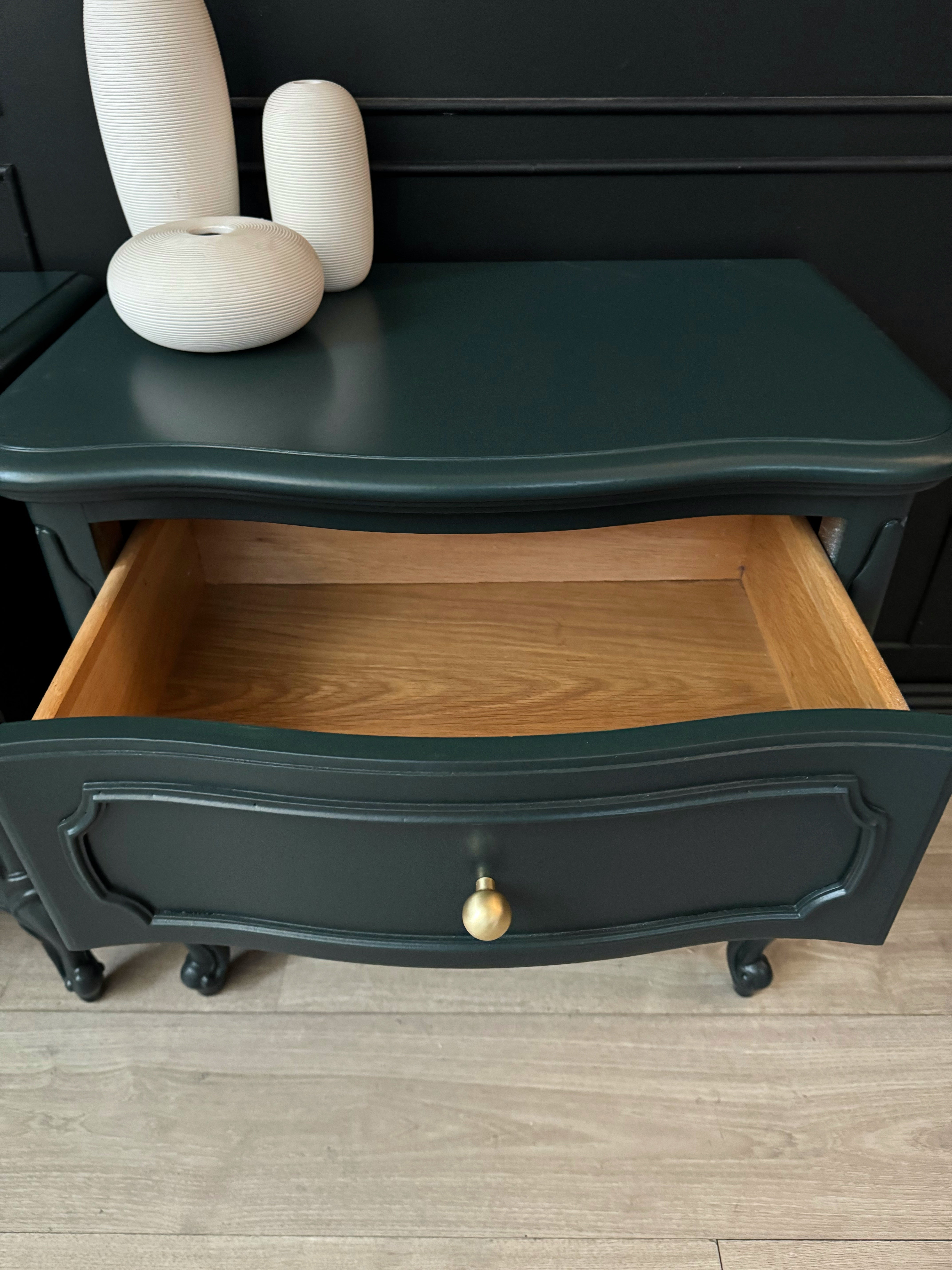 ‘Thomasville’ bedside tables (set)