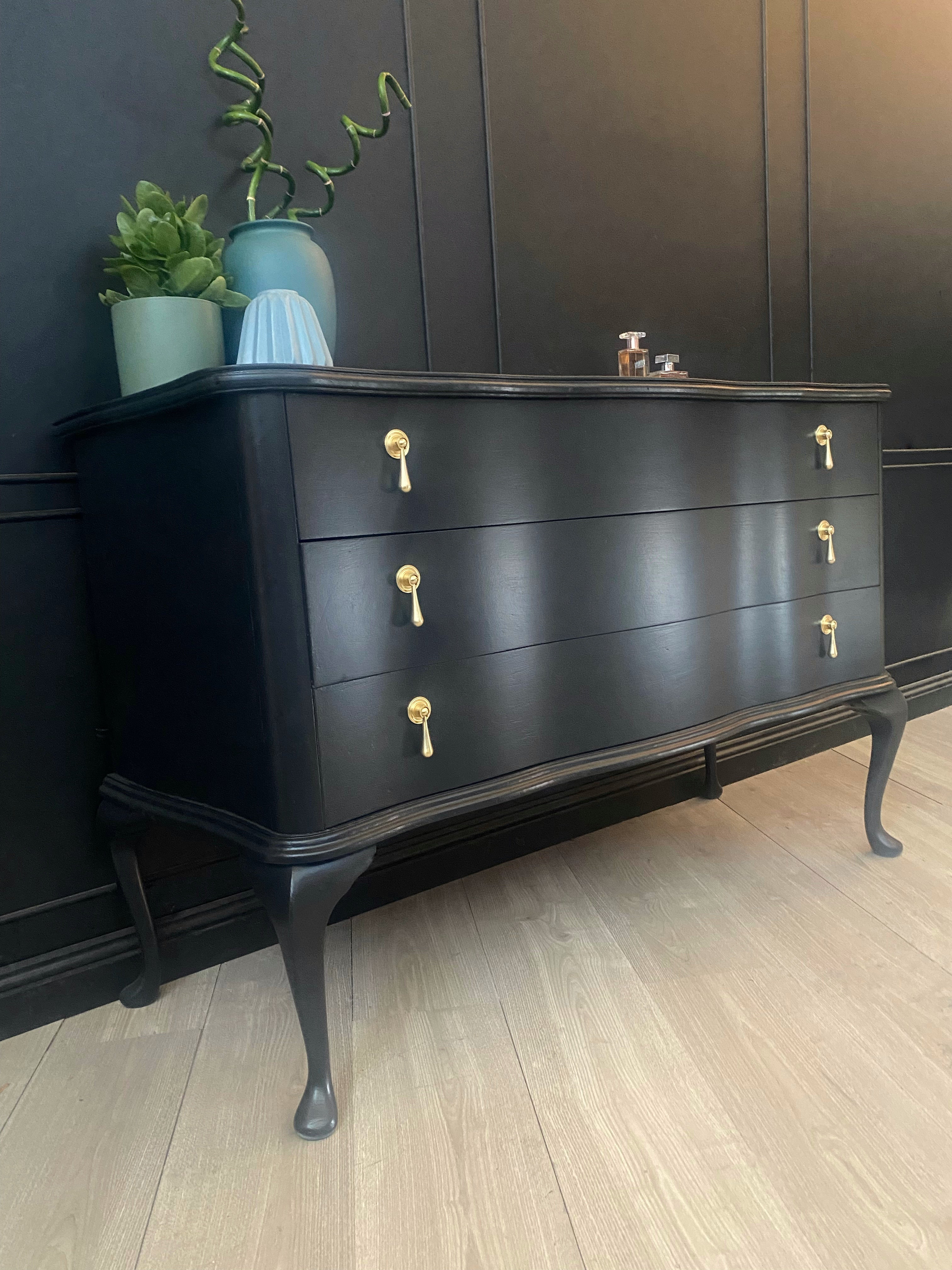 Stunning Black Wave Front Dresser