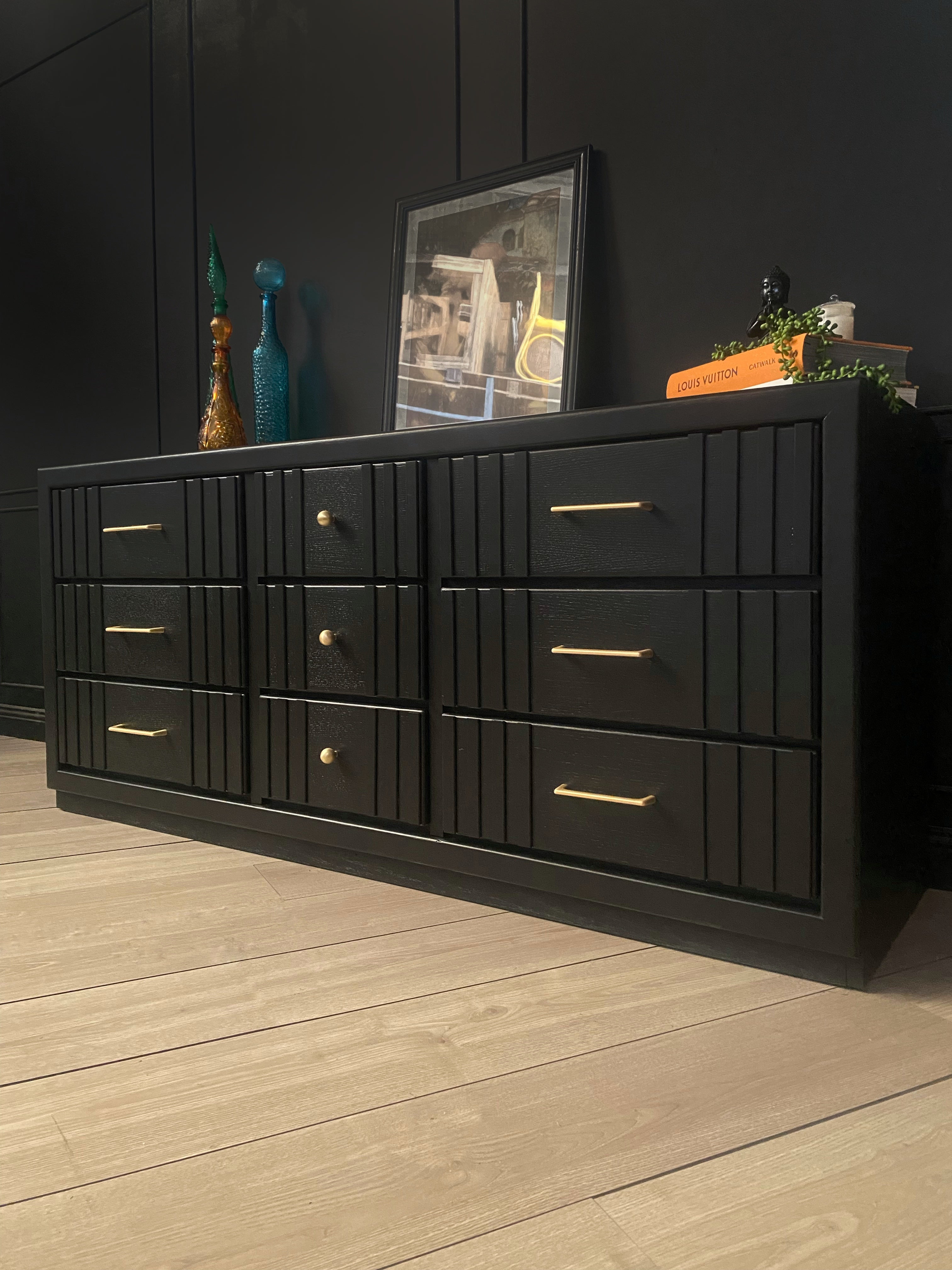 Stunning Black 9 Drawer Dresser