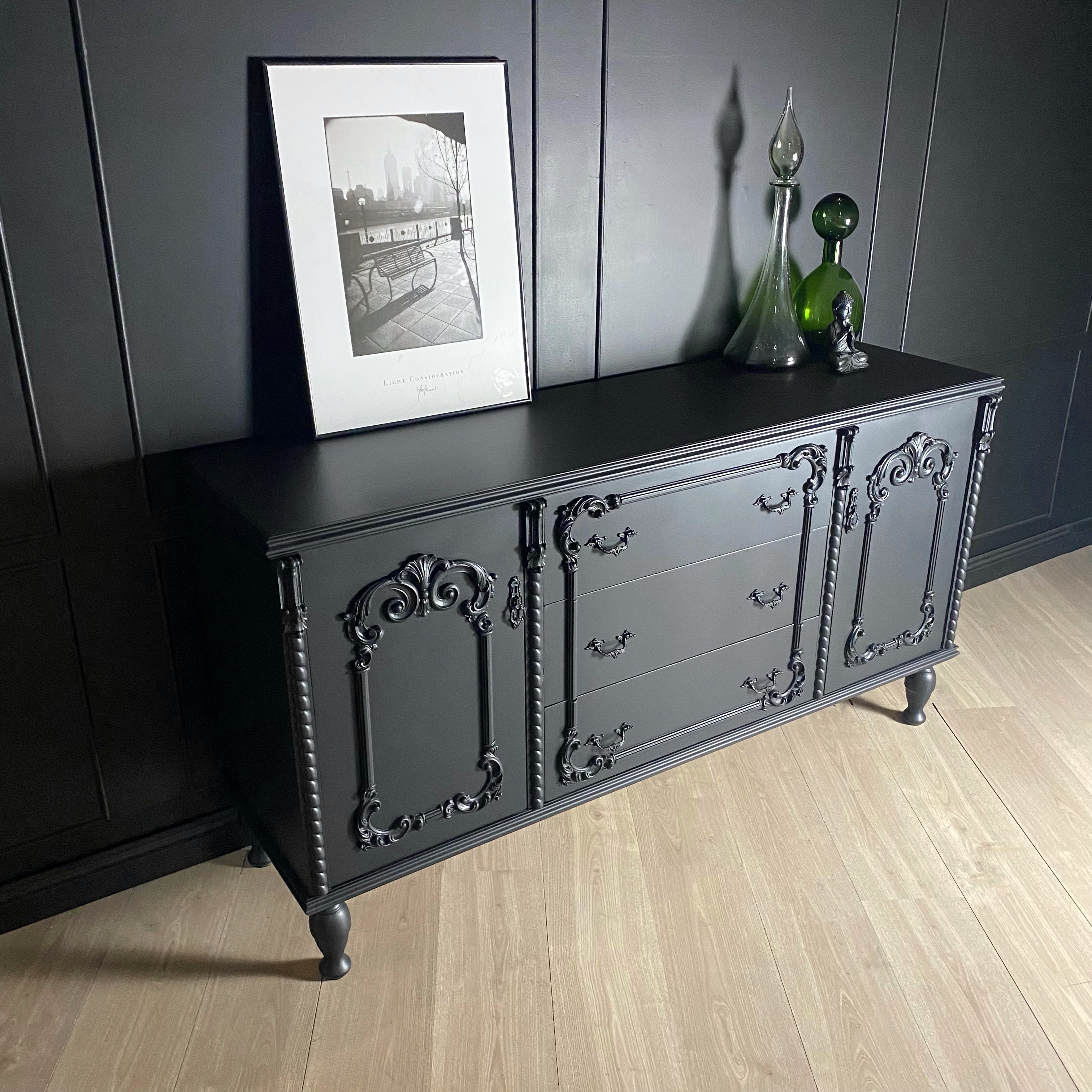 Statement buffet / sideboard