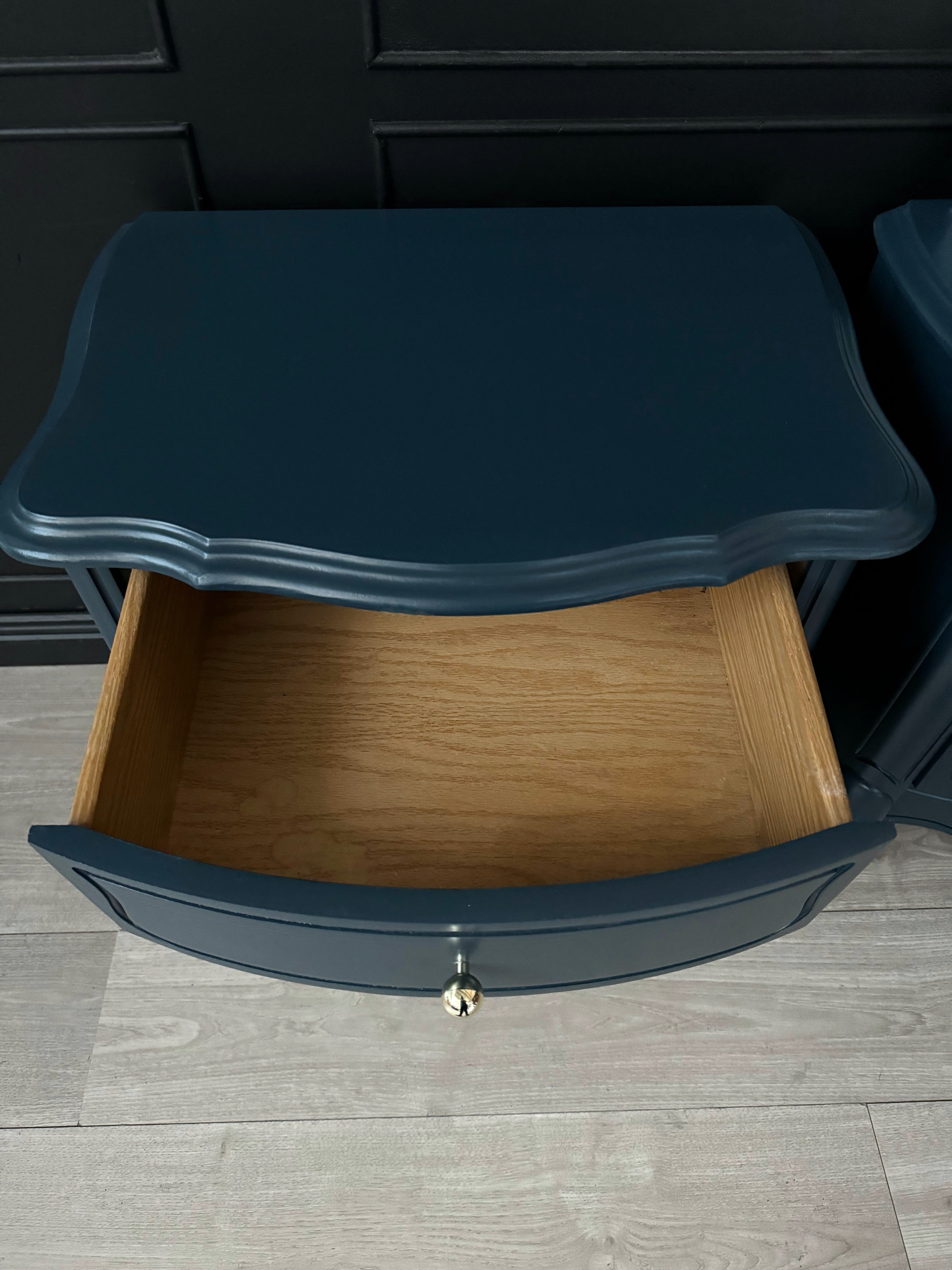 Stunning ‘Thomasville’ bedside tables (set)