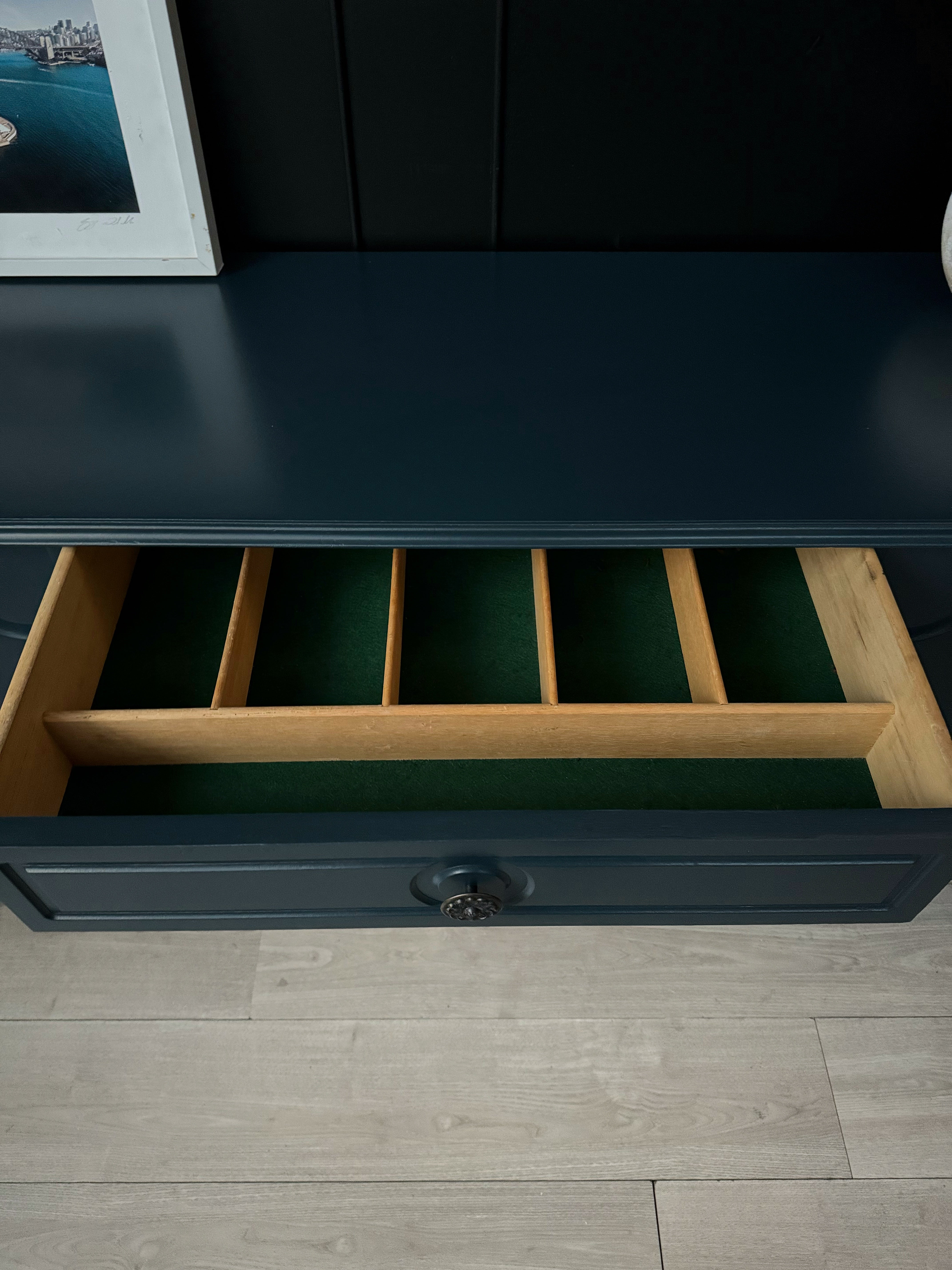 Stunning ’T.H. BROWN’ buffet / sideboard / credenza