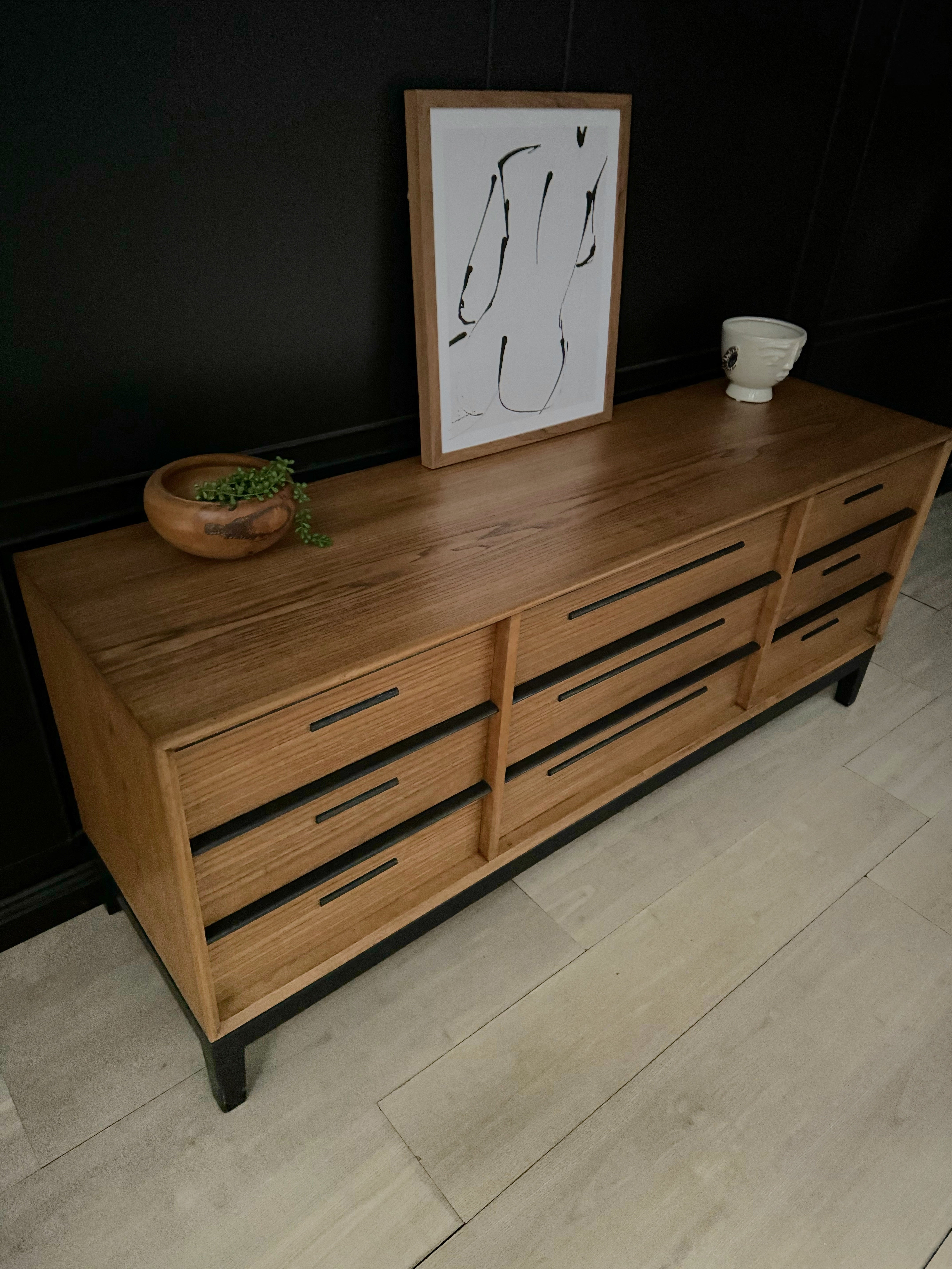 'Hayson' Furniture 9 drawer dresser