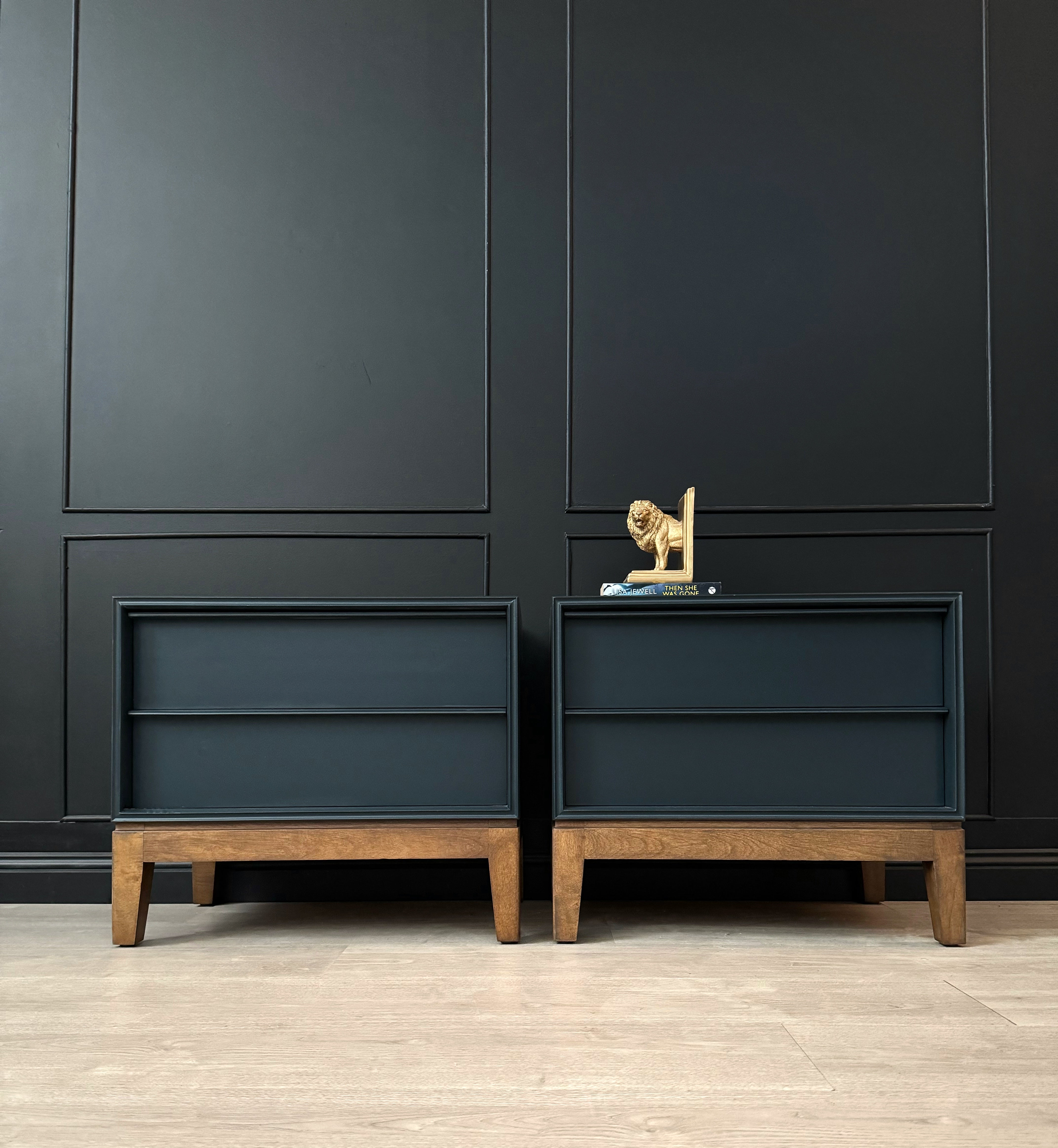 ‘Hayson Furniture’ bedside tables (set)