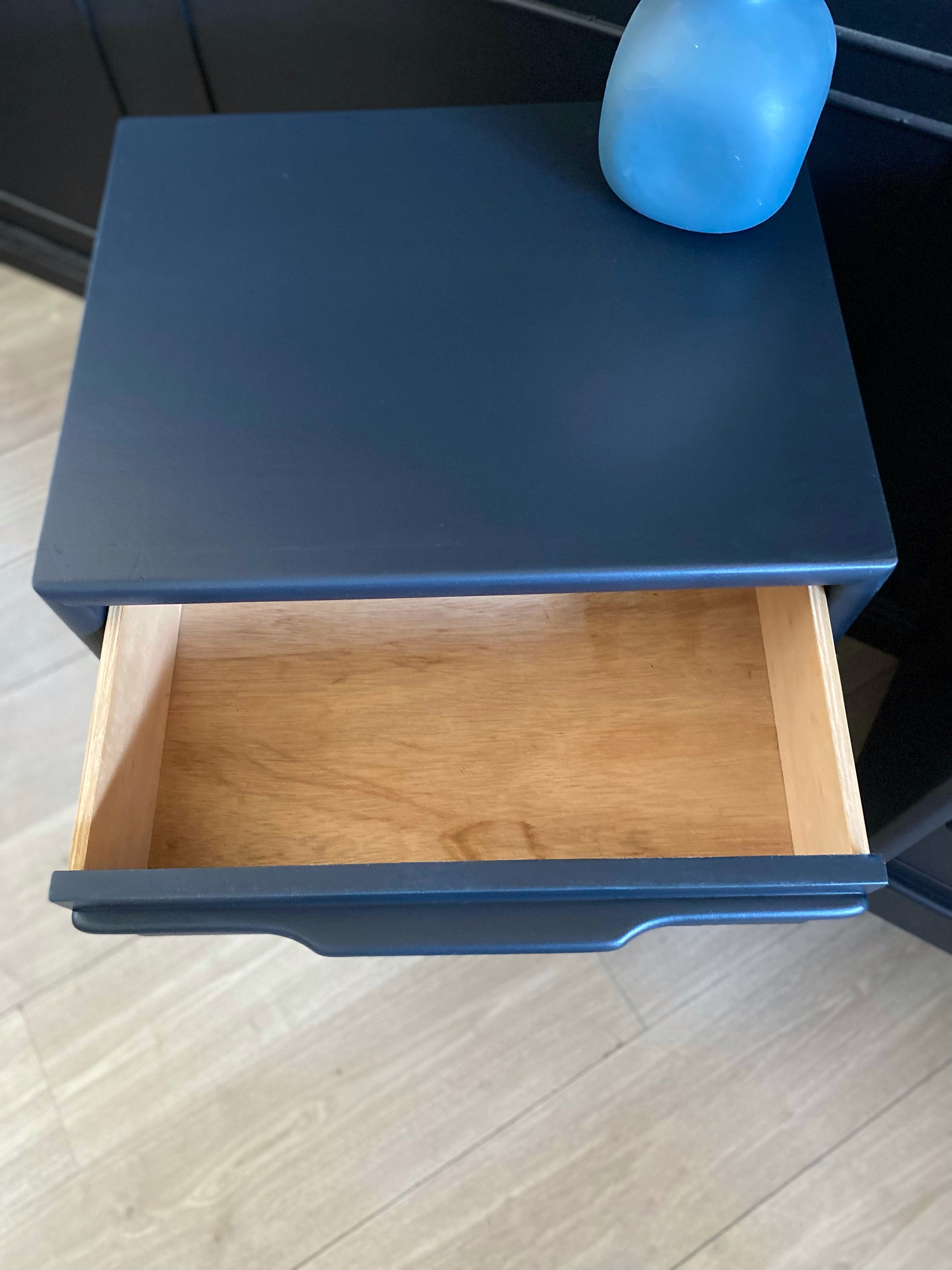 ‘Kalmar Interiors’ stunning bedside tables