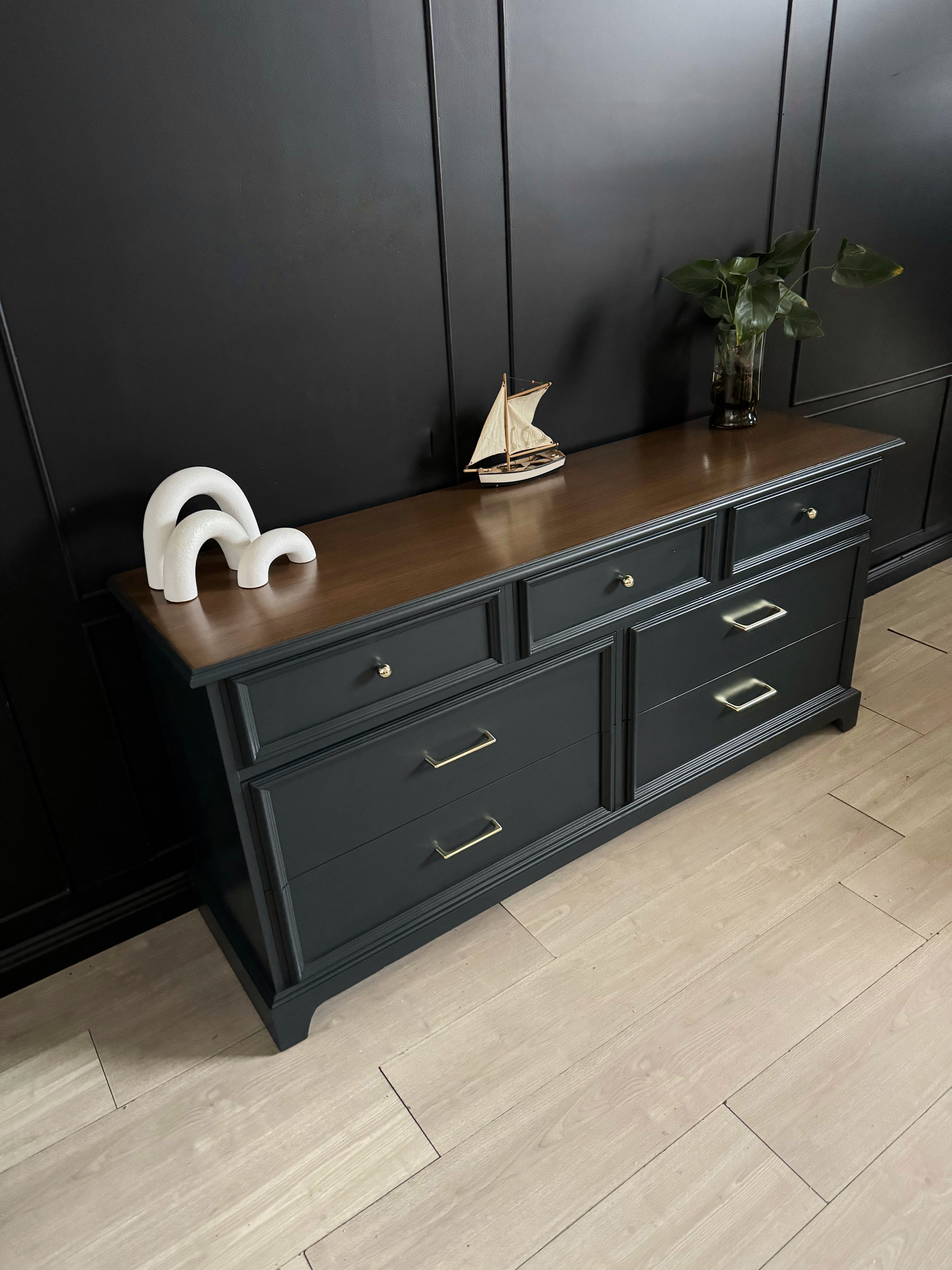 Belvedere 7 Drawer Dresser