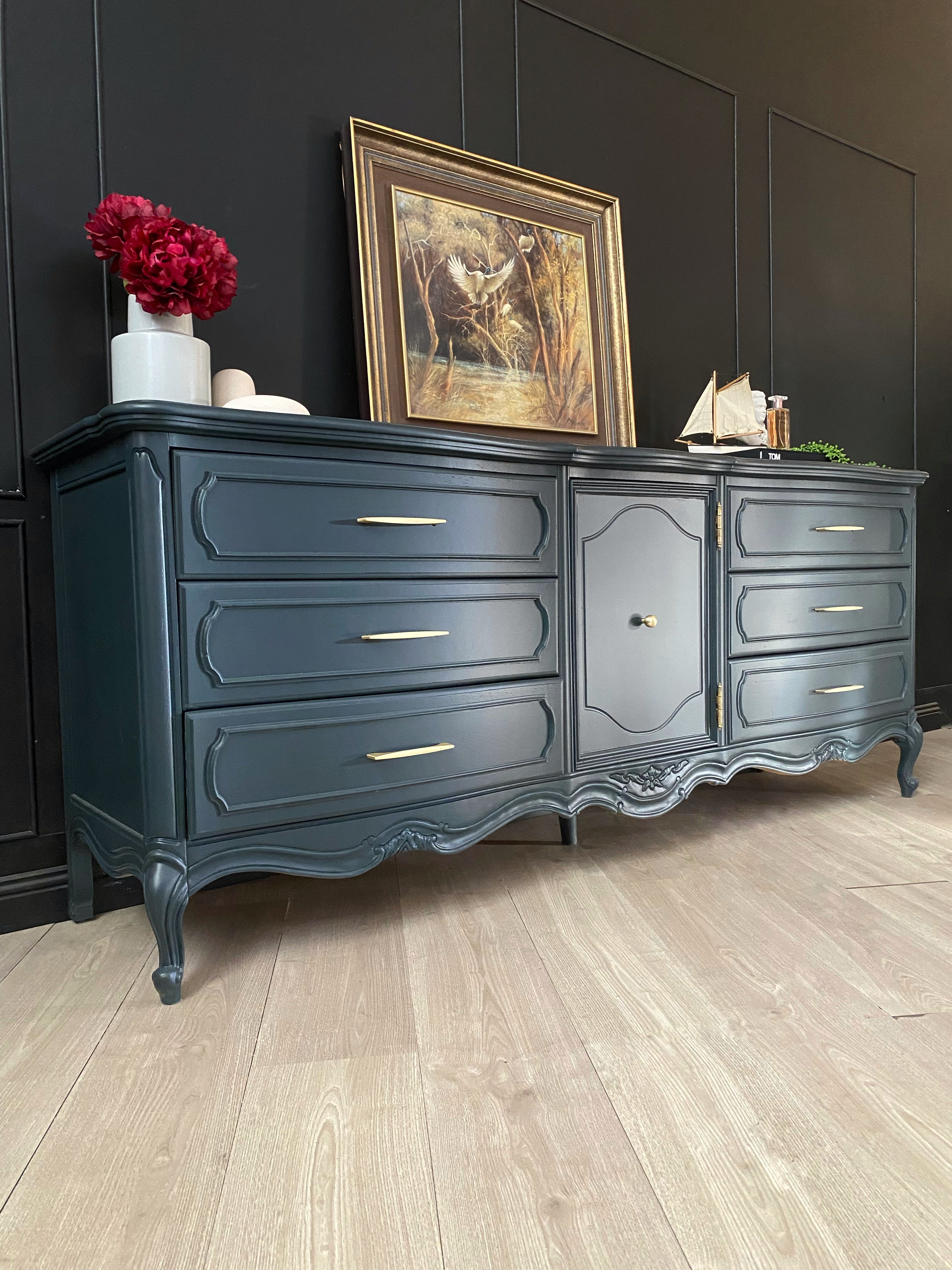 ‘Stunning ‘Thomasville’ dark blue dresser / sideboard / buffet