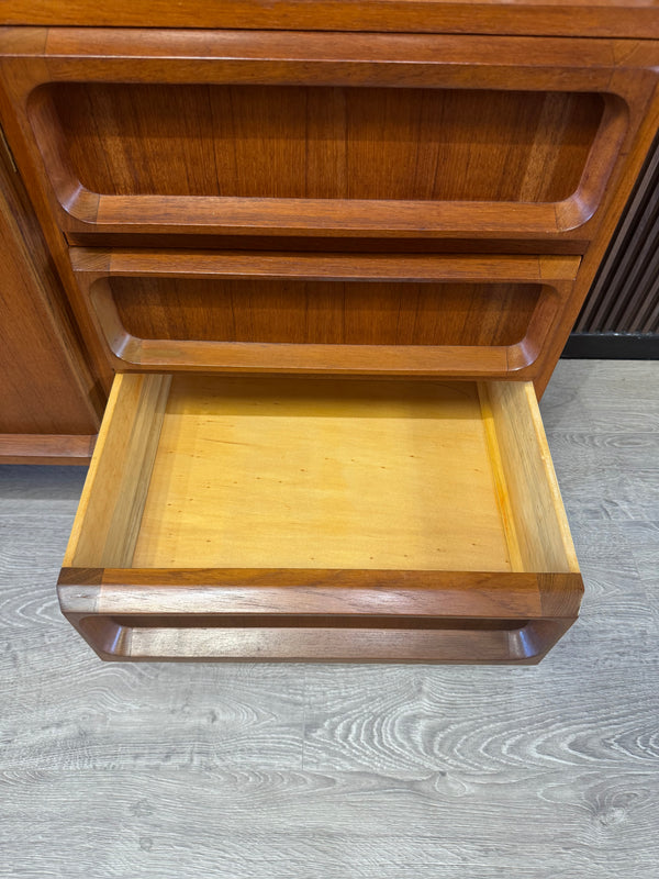 Chiswell sideboard, view 16