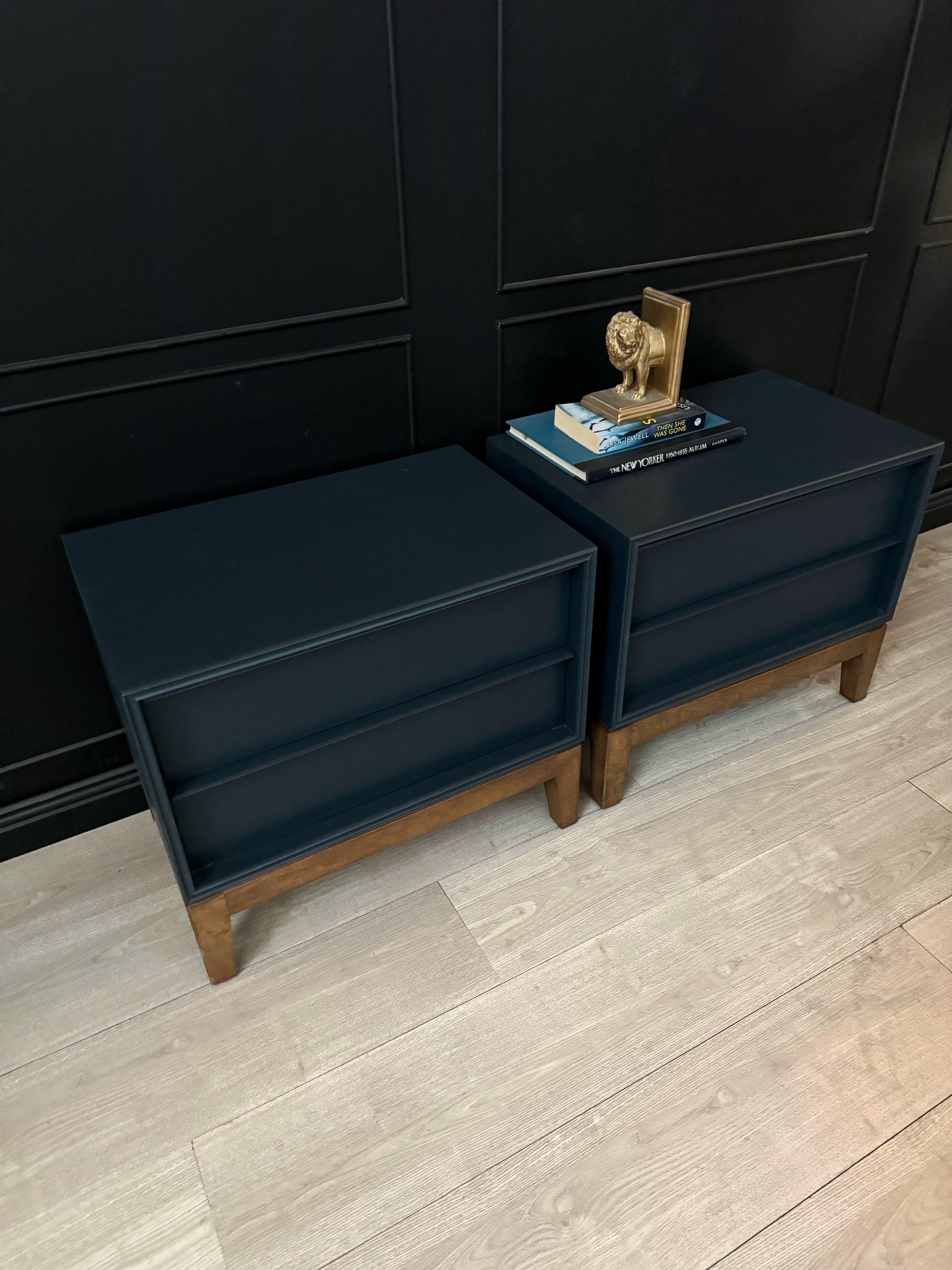 ‘Hayson Furniture’ bedside tables (set)