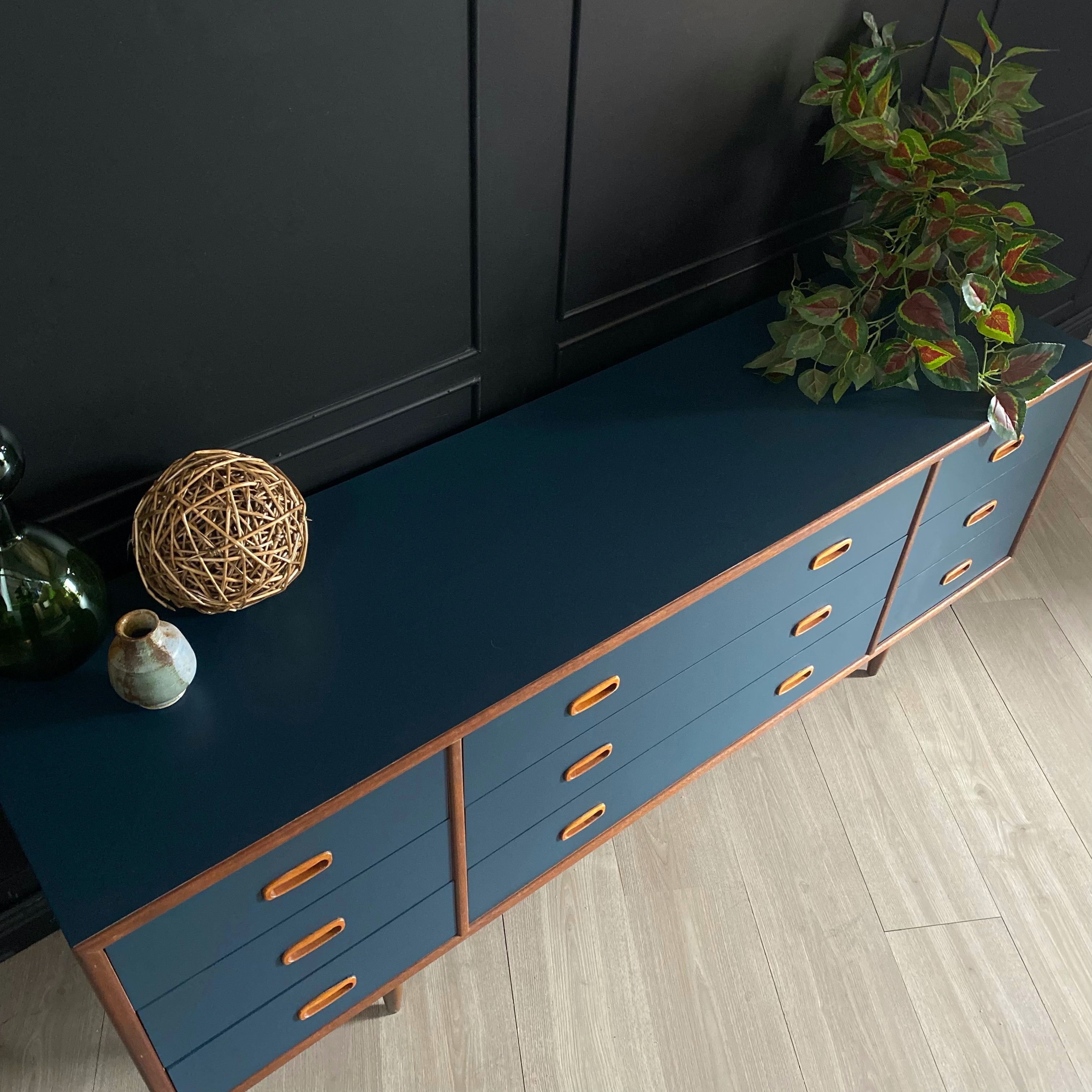 ‘Alrob Furniture’ 9 drawer dresser