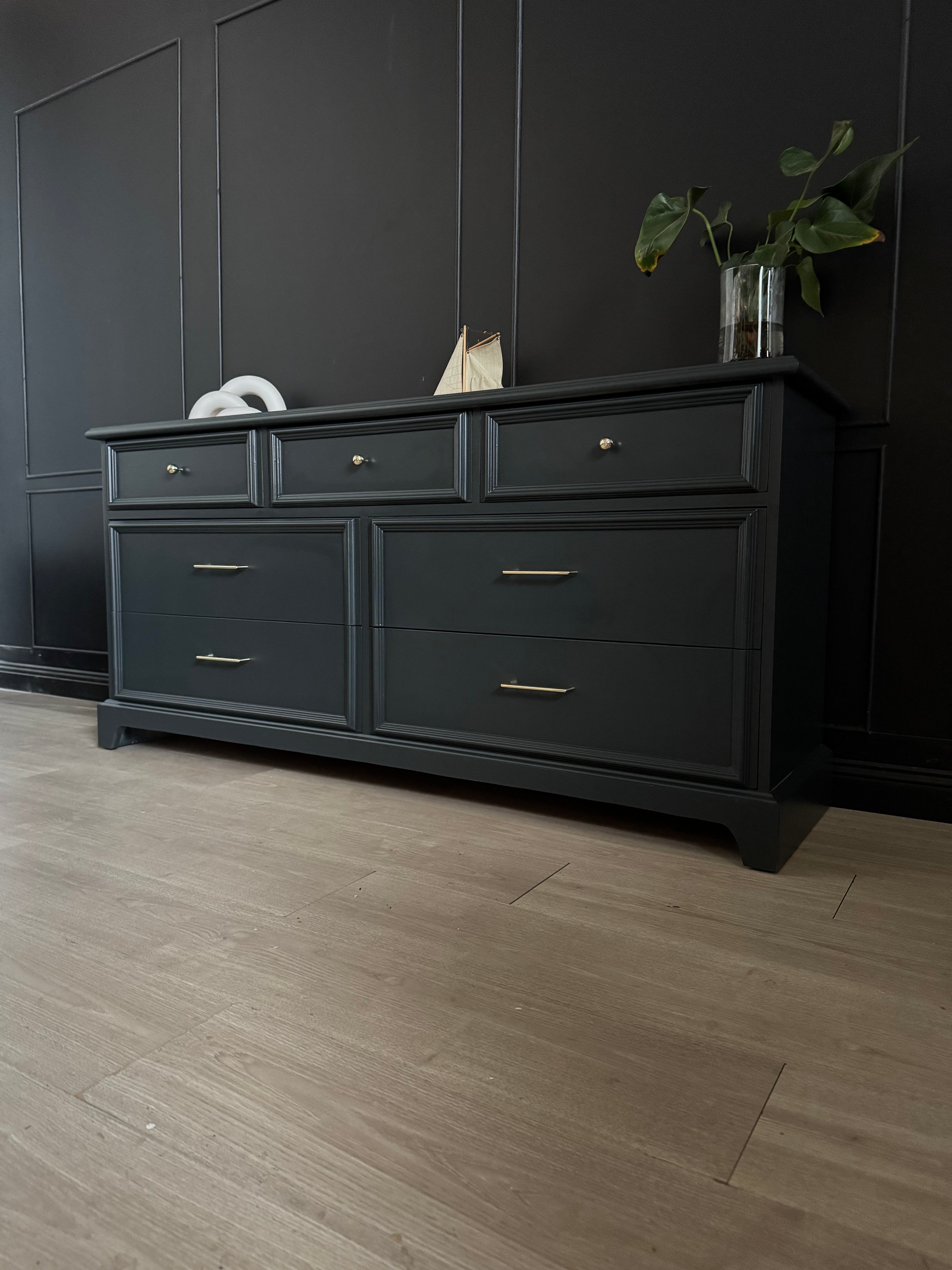 Belvedere 7 Drawer Dresser