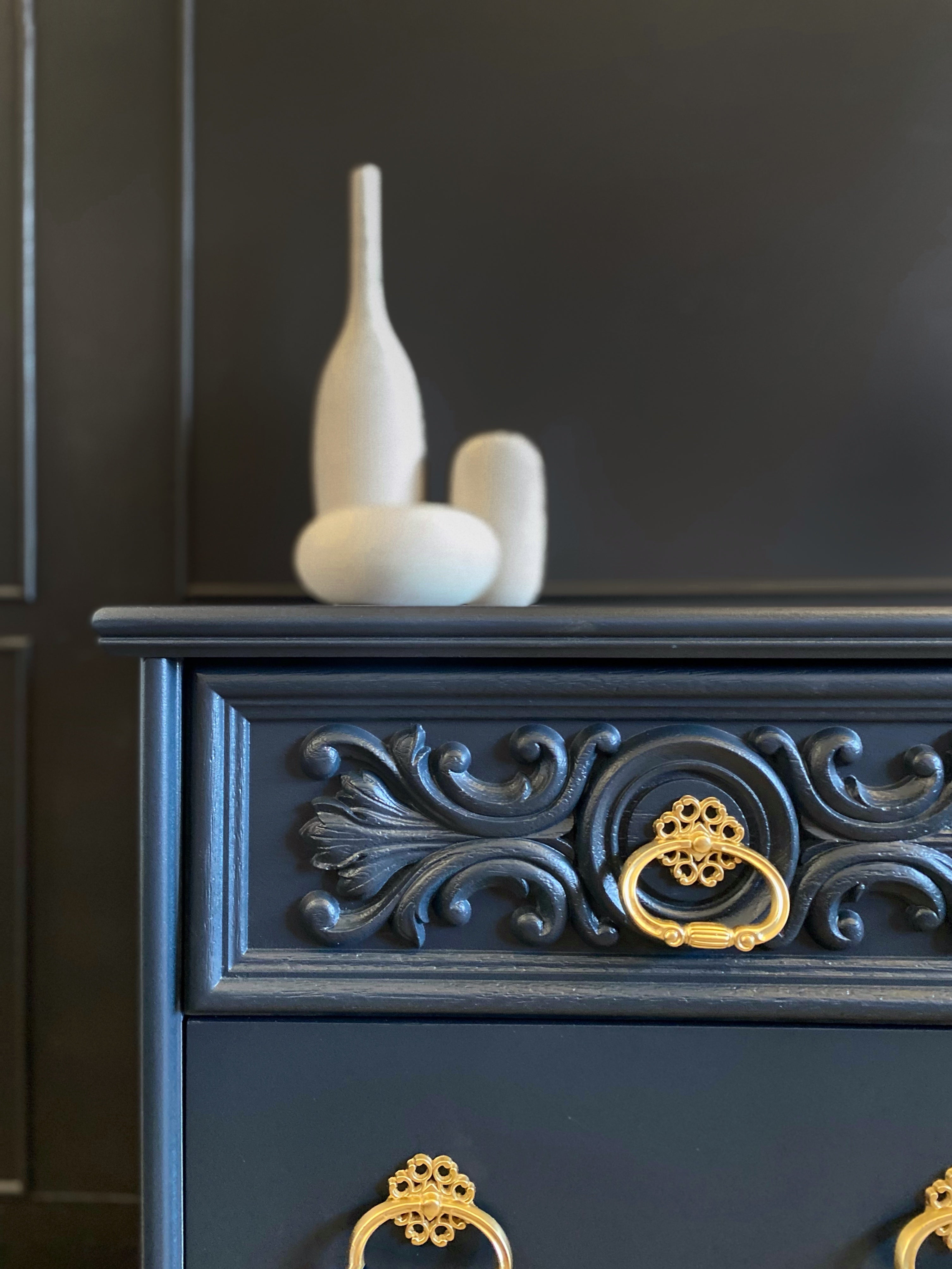 Hayson blue dresser / drawers with original gold handles