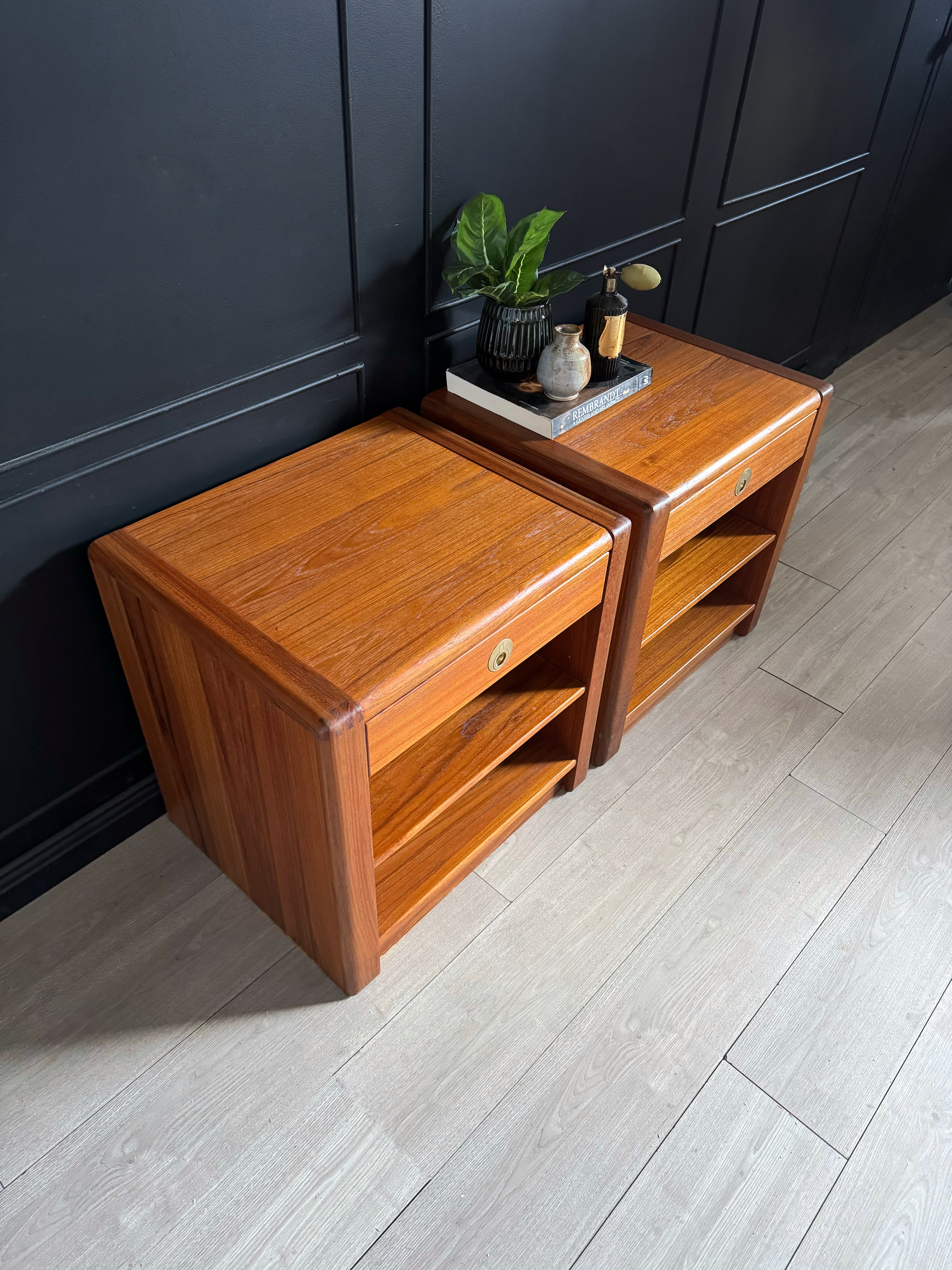 D-Scan 'Captain Line' Bedsides