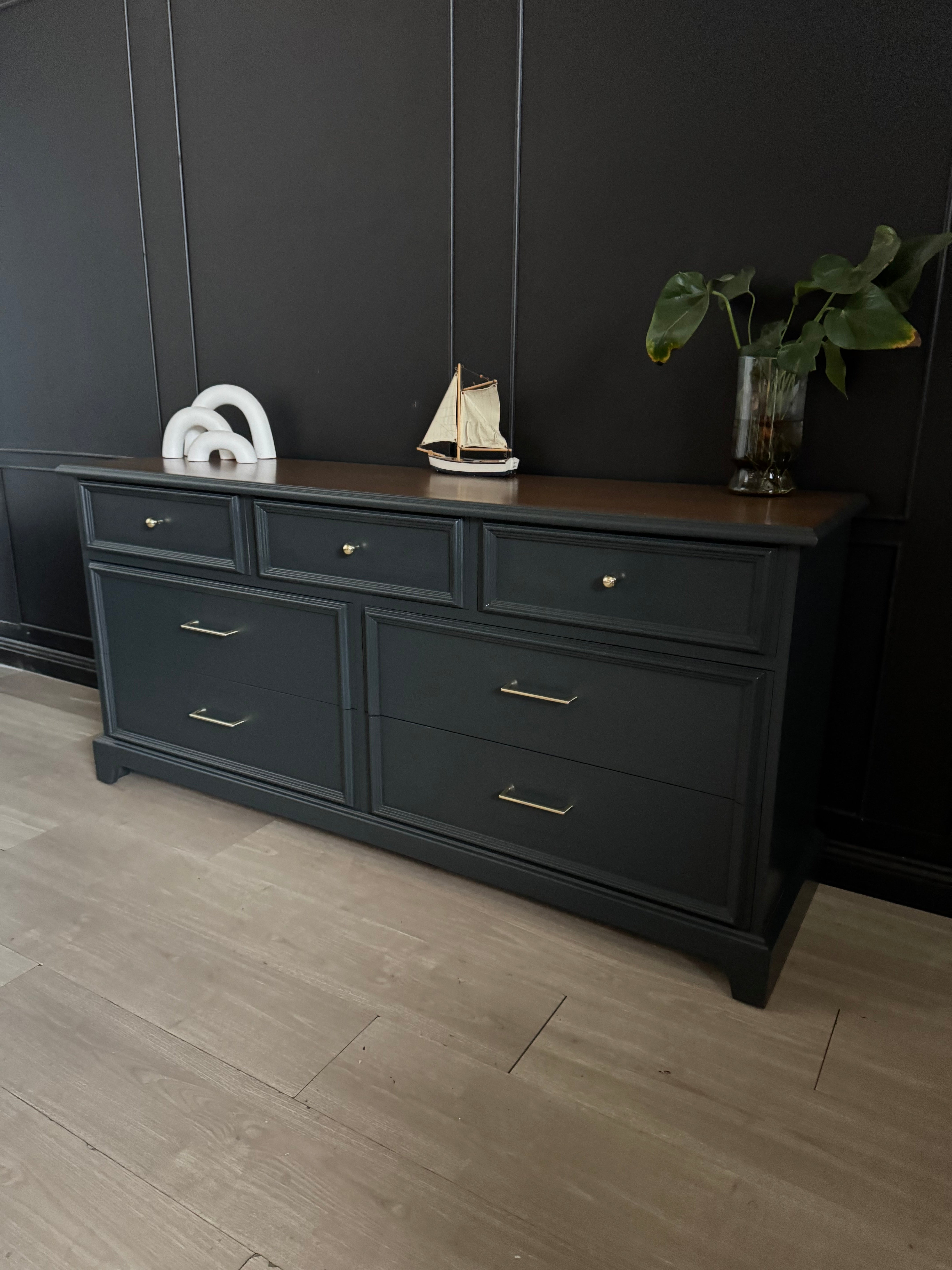 Belvedere 7 Drawer Dresser