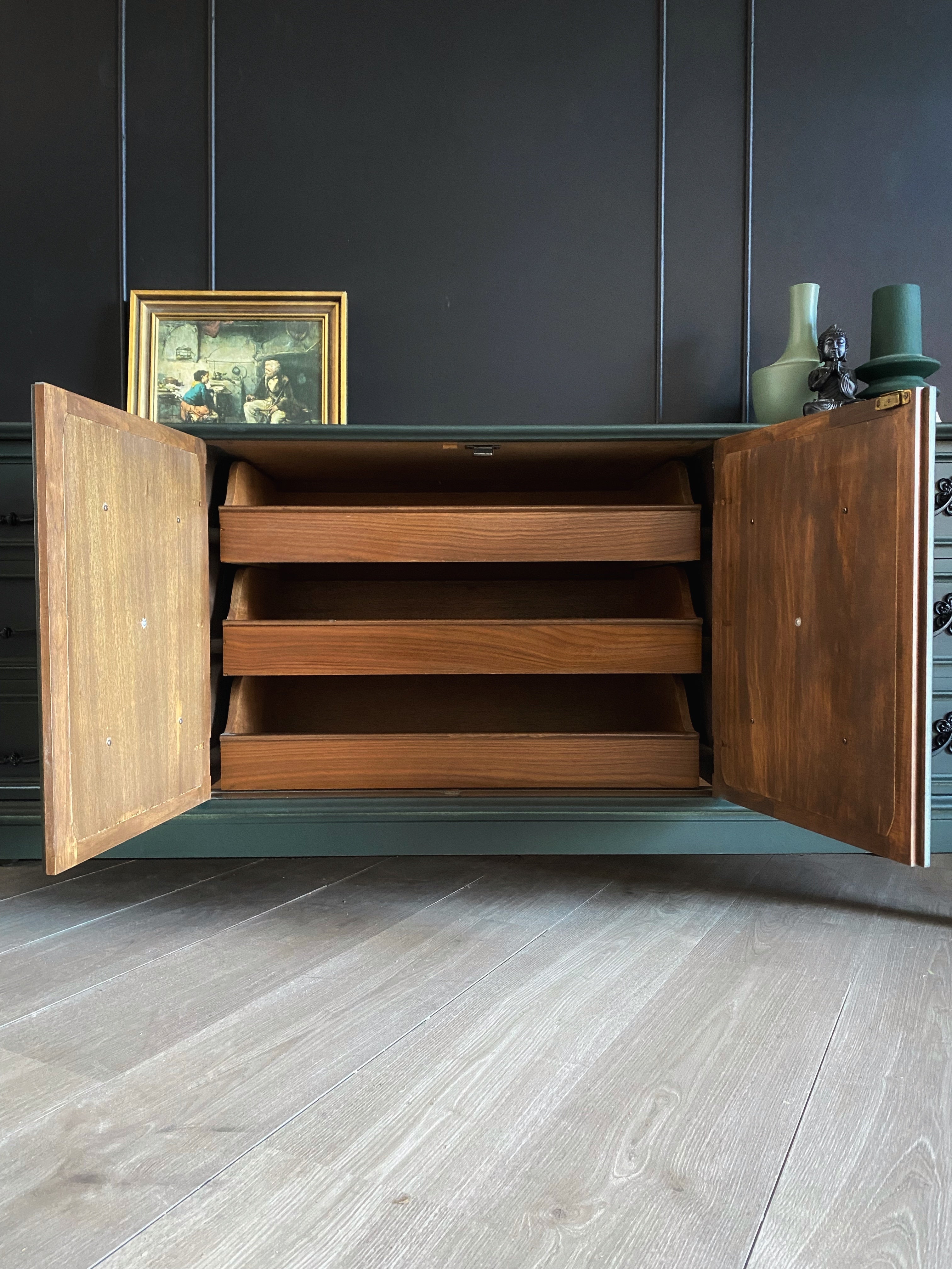 'Hans Hayson' Dresser / Buffet / Sideboard