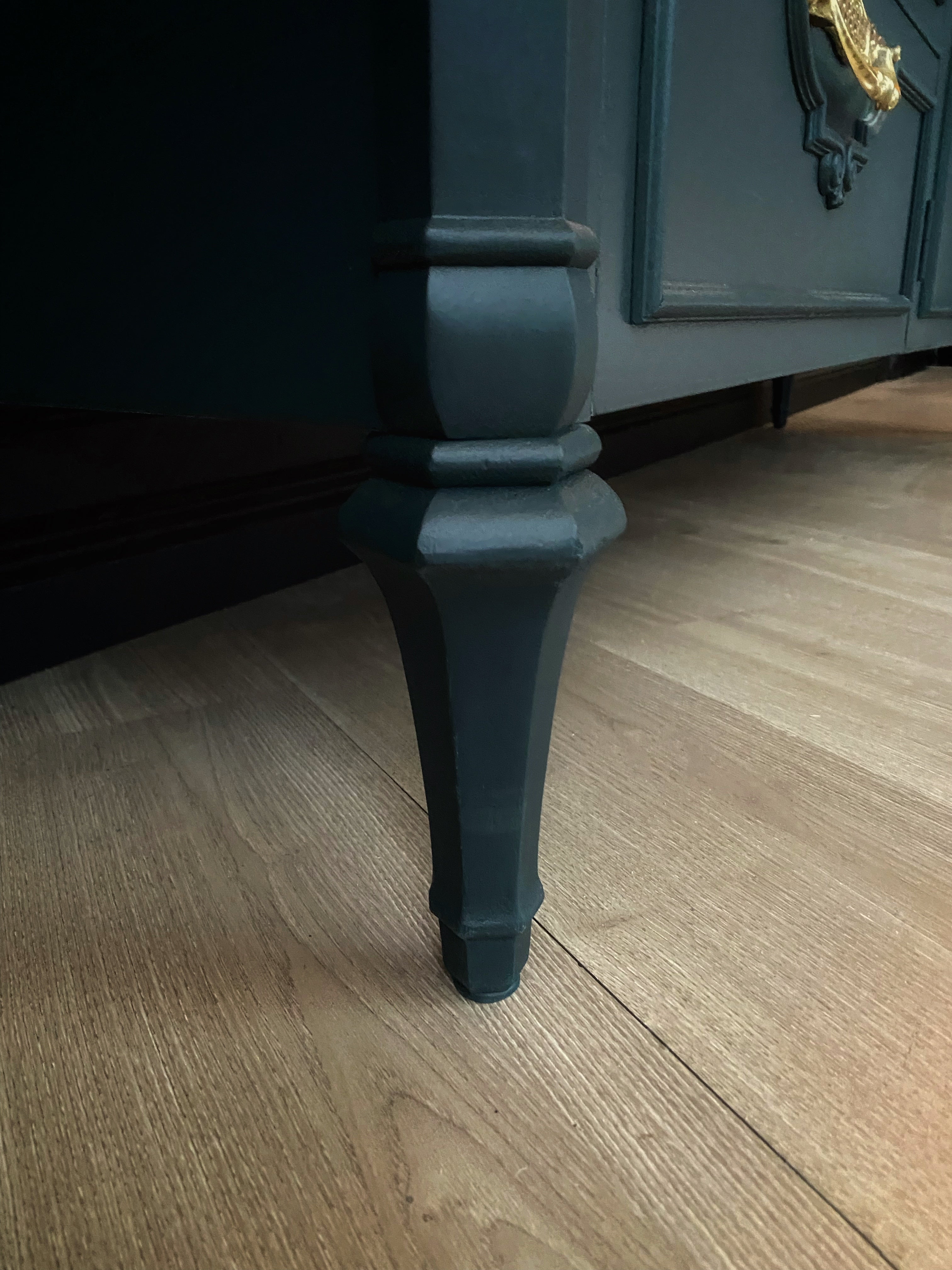 Stunning sideboard / buffet / dresser