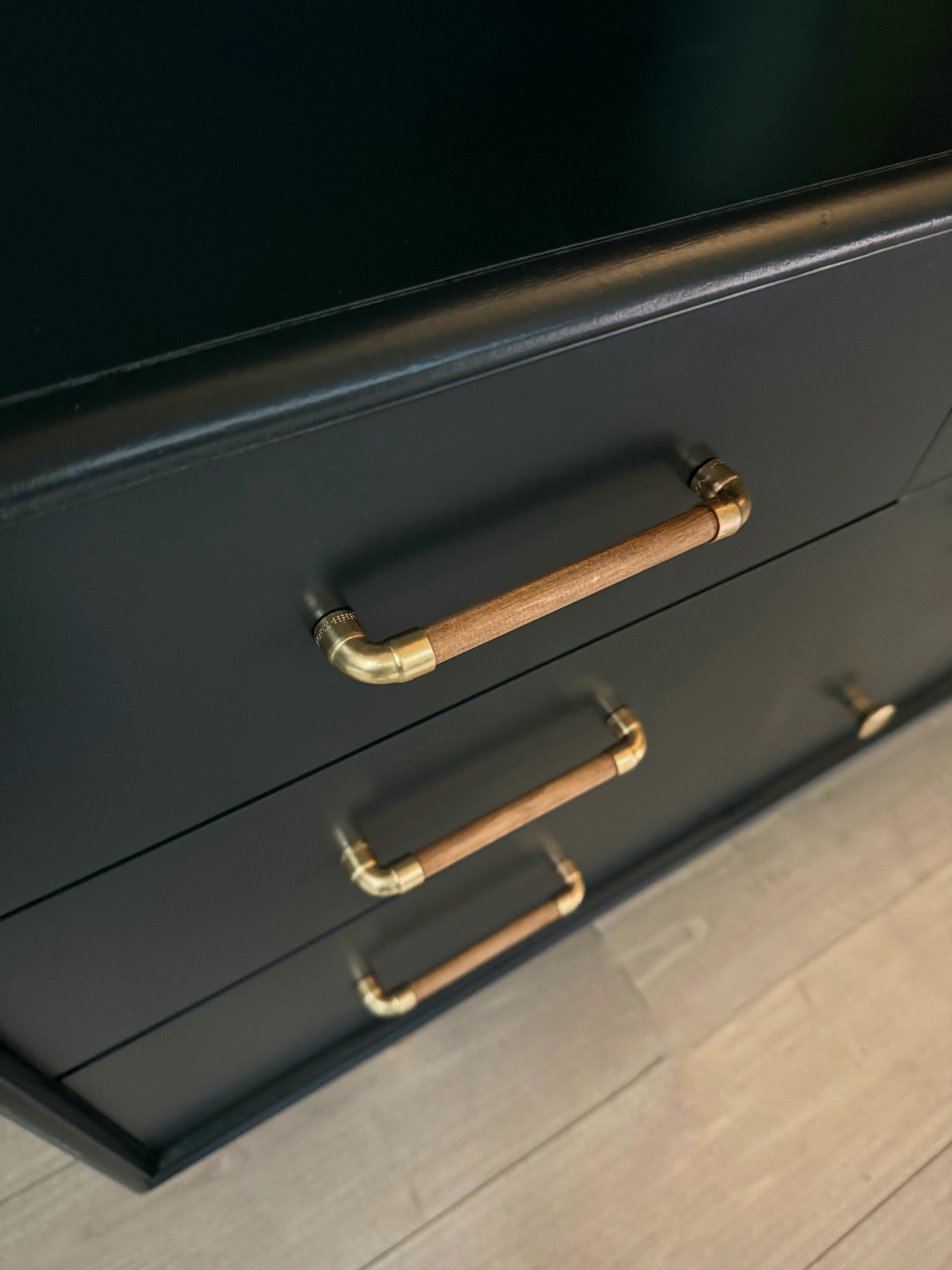 Stunning ‘Reliance Furniture’ Dresser