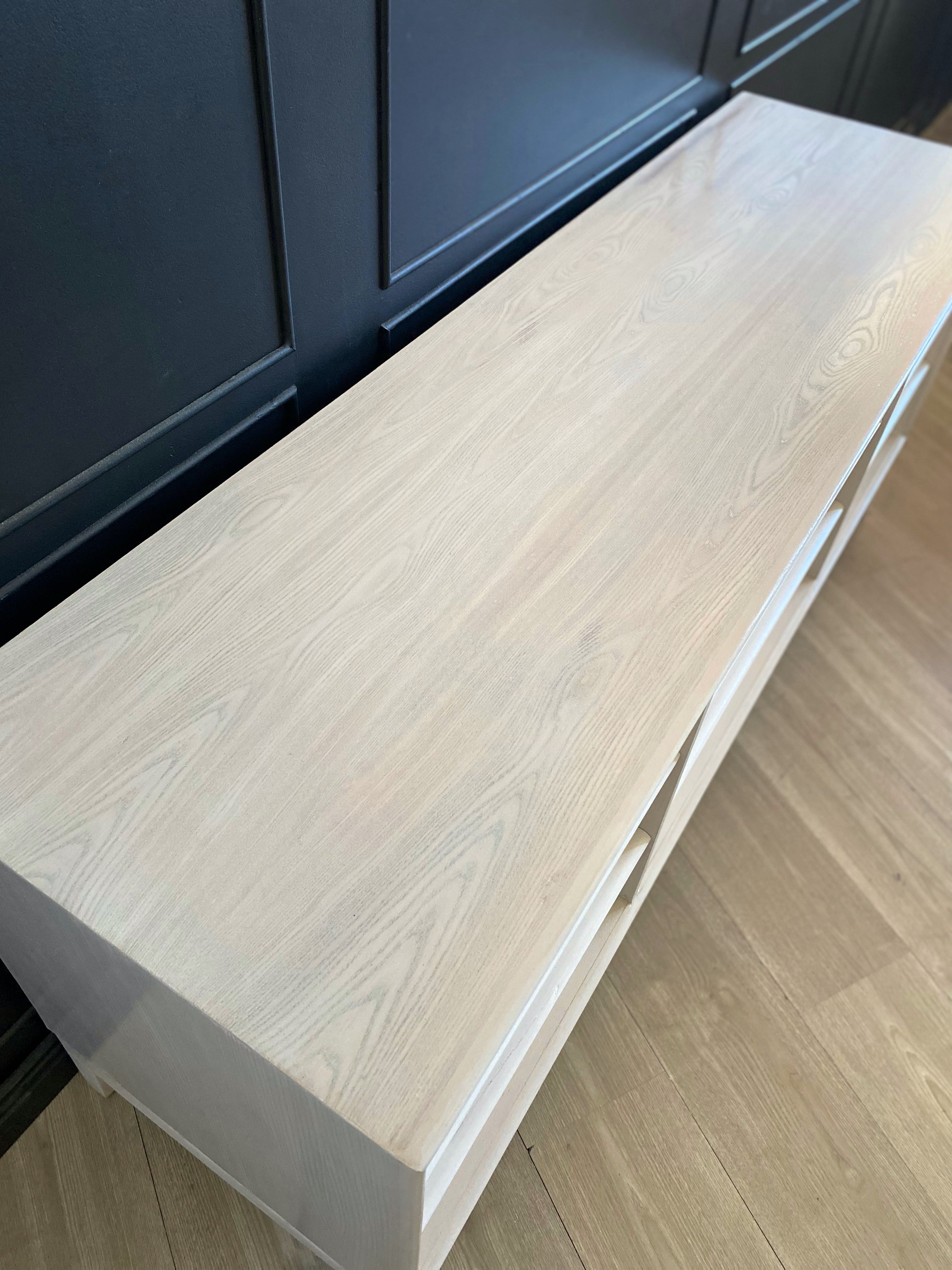 White washed 'Hayson' Dresser / Drawers