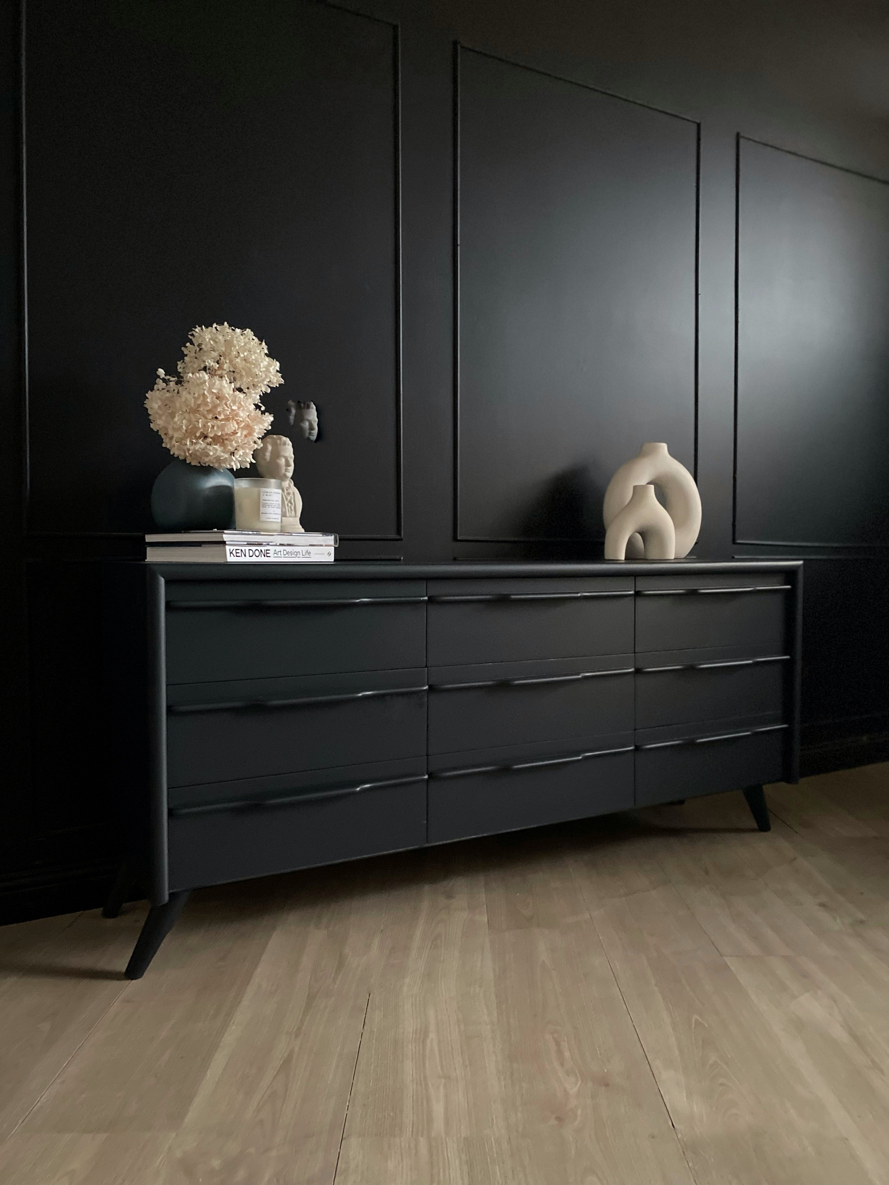 ‘Kalmar Interiors’ stunning dresser