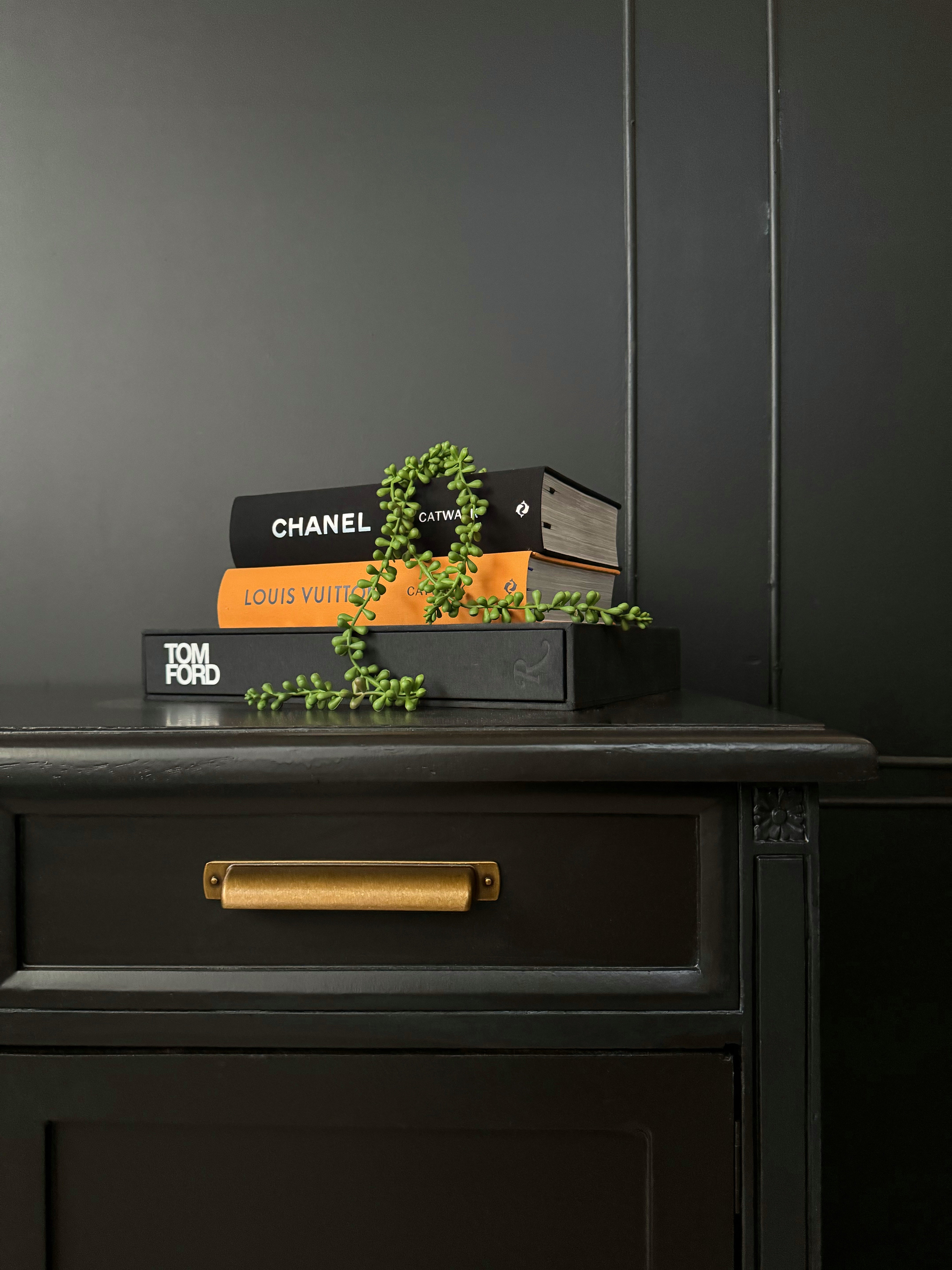 Beautiful black buffet / sideboard with solid wood base
