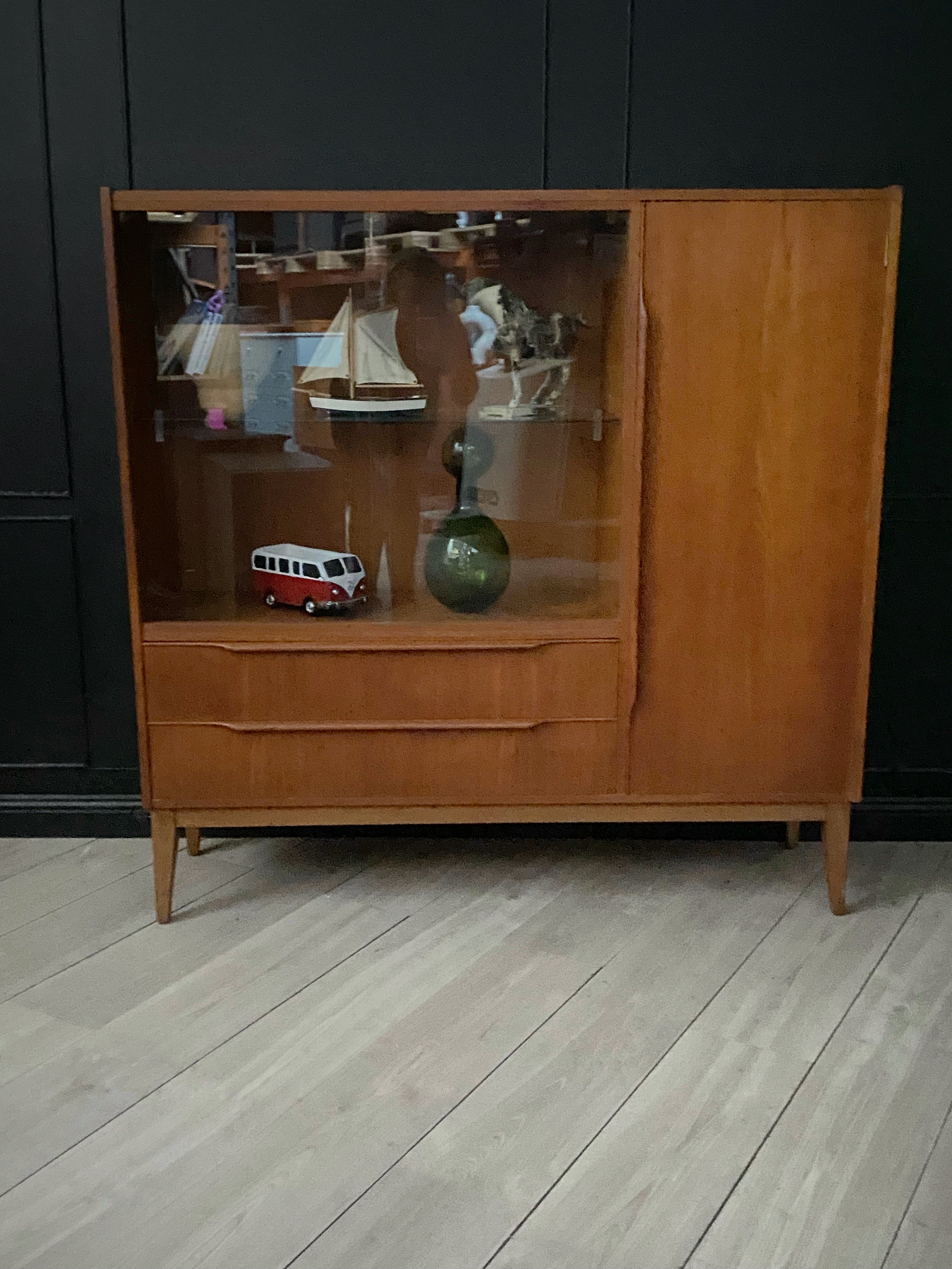 Vintage / Retro / Mid Century Glass Display Cabinet
