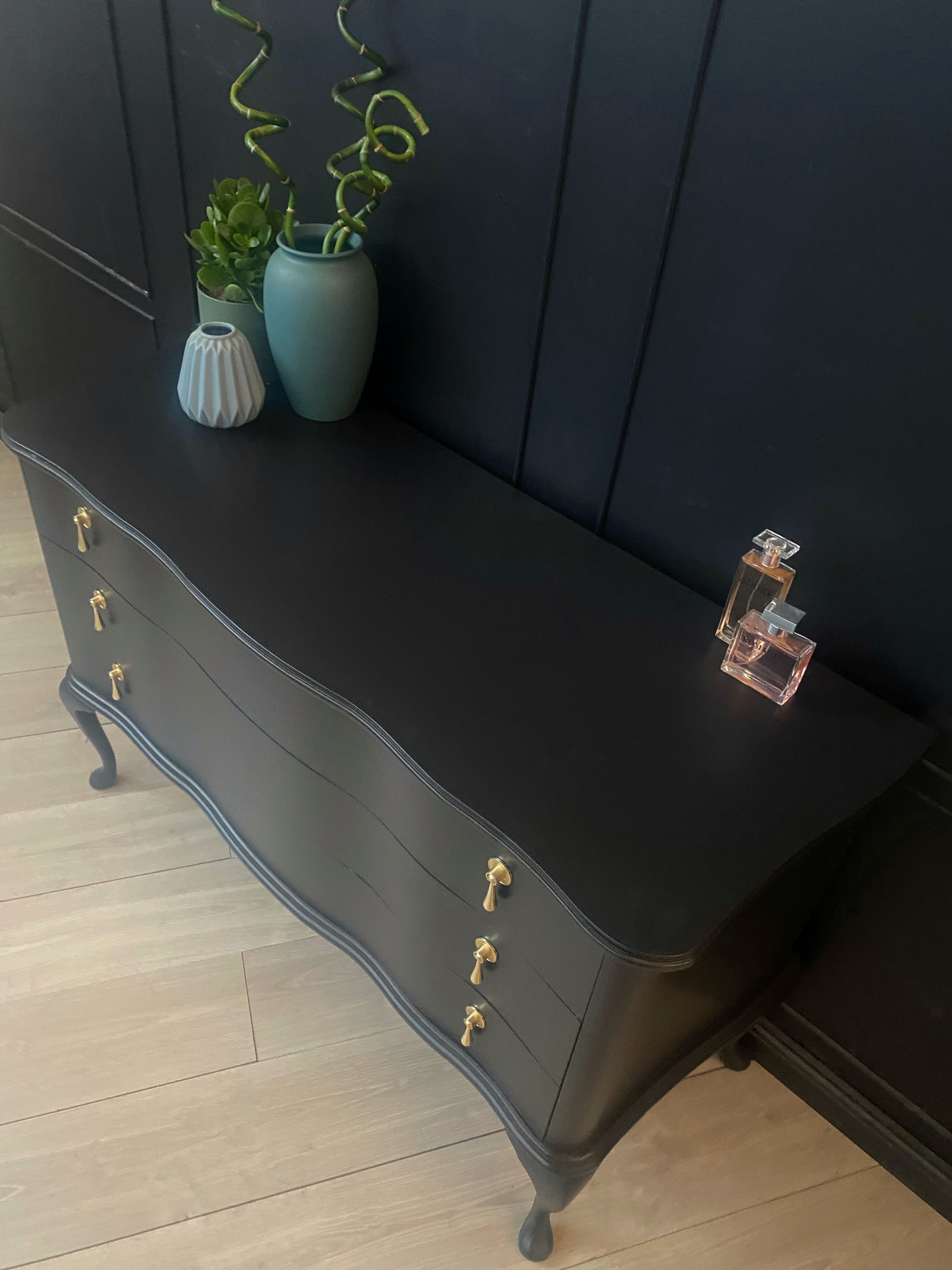 Stunning Black Wave Front Dresser