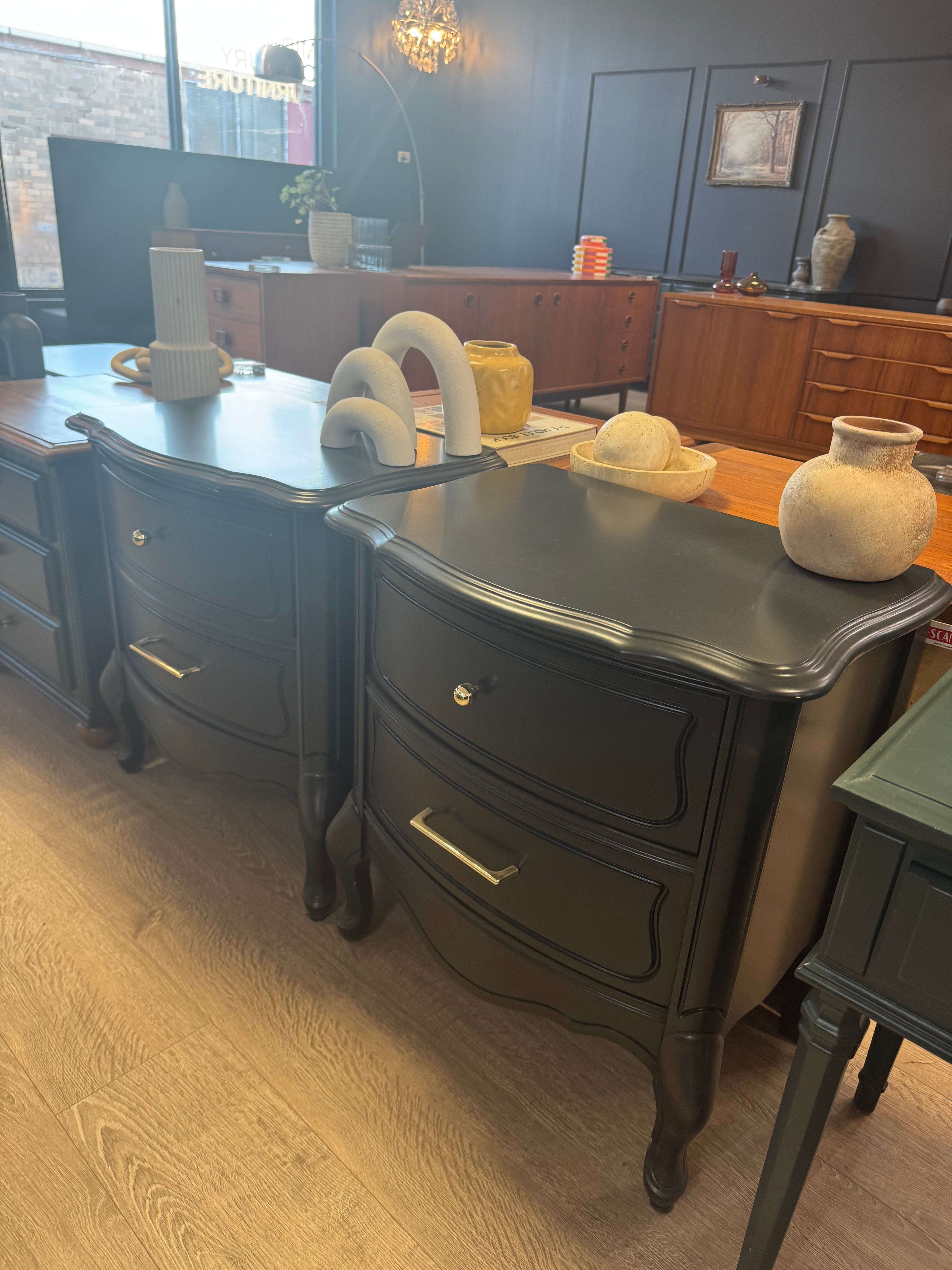 Lenoir House for 'Broyhill' Bedsides