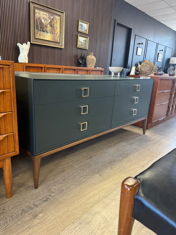 Cressy cabinet, view 3
