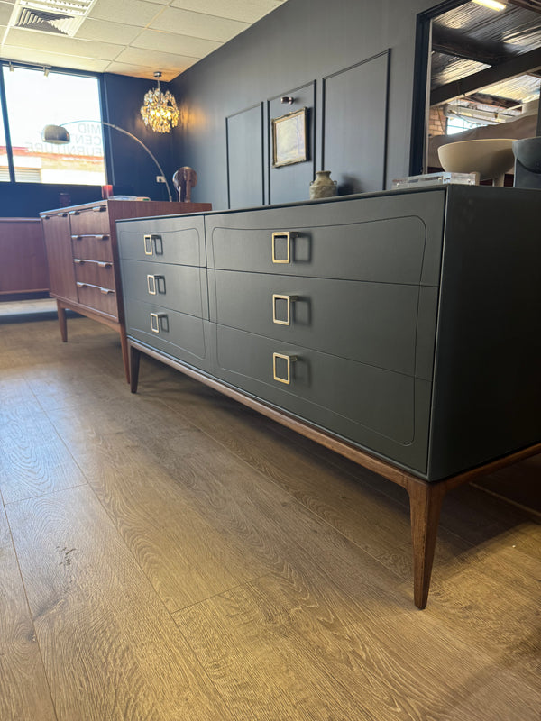 Cressy cabinet, view 2