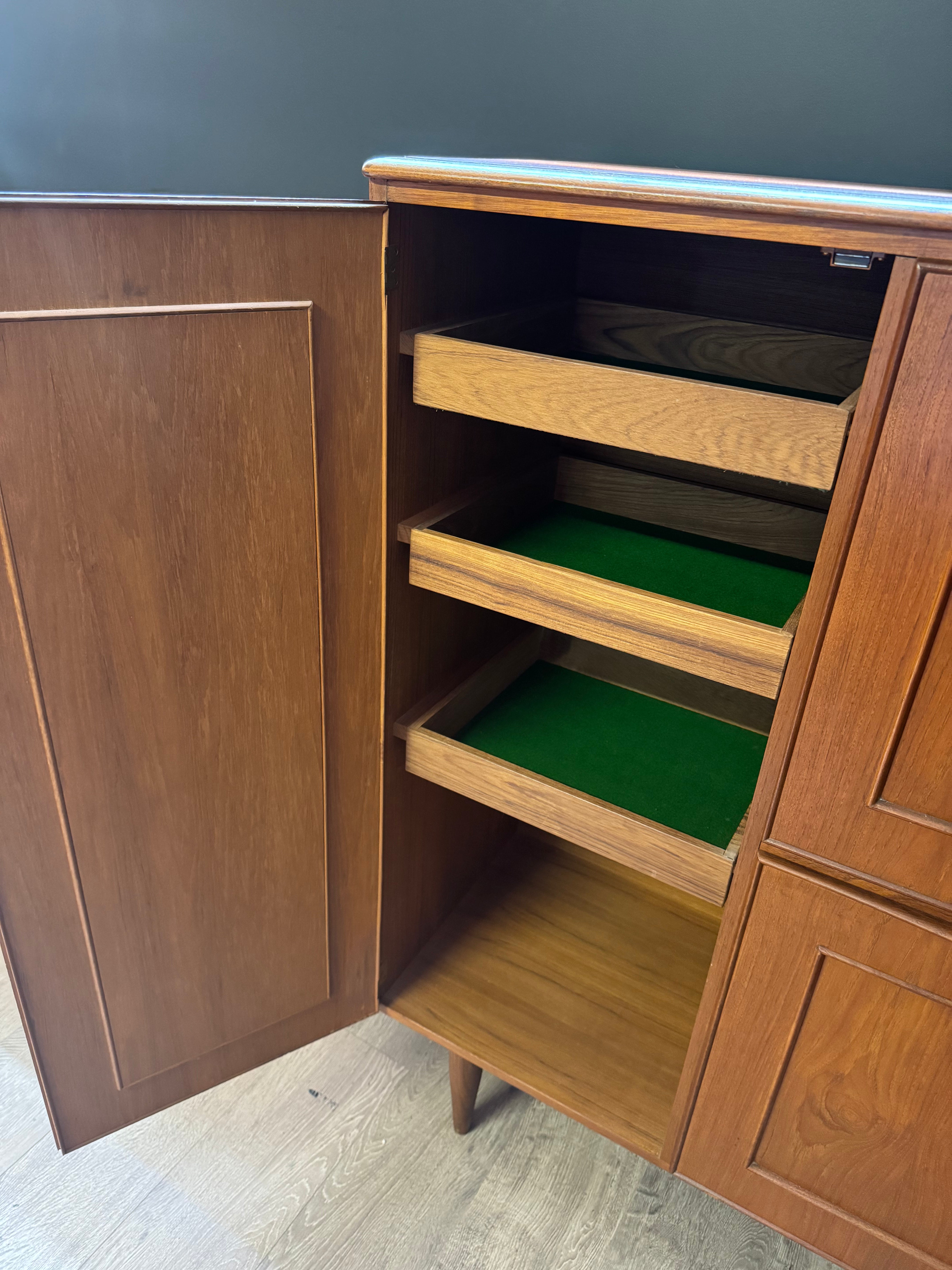 'Burgess Furniture'Bar / Cocktail / Drinks Cabinet