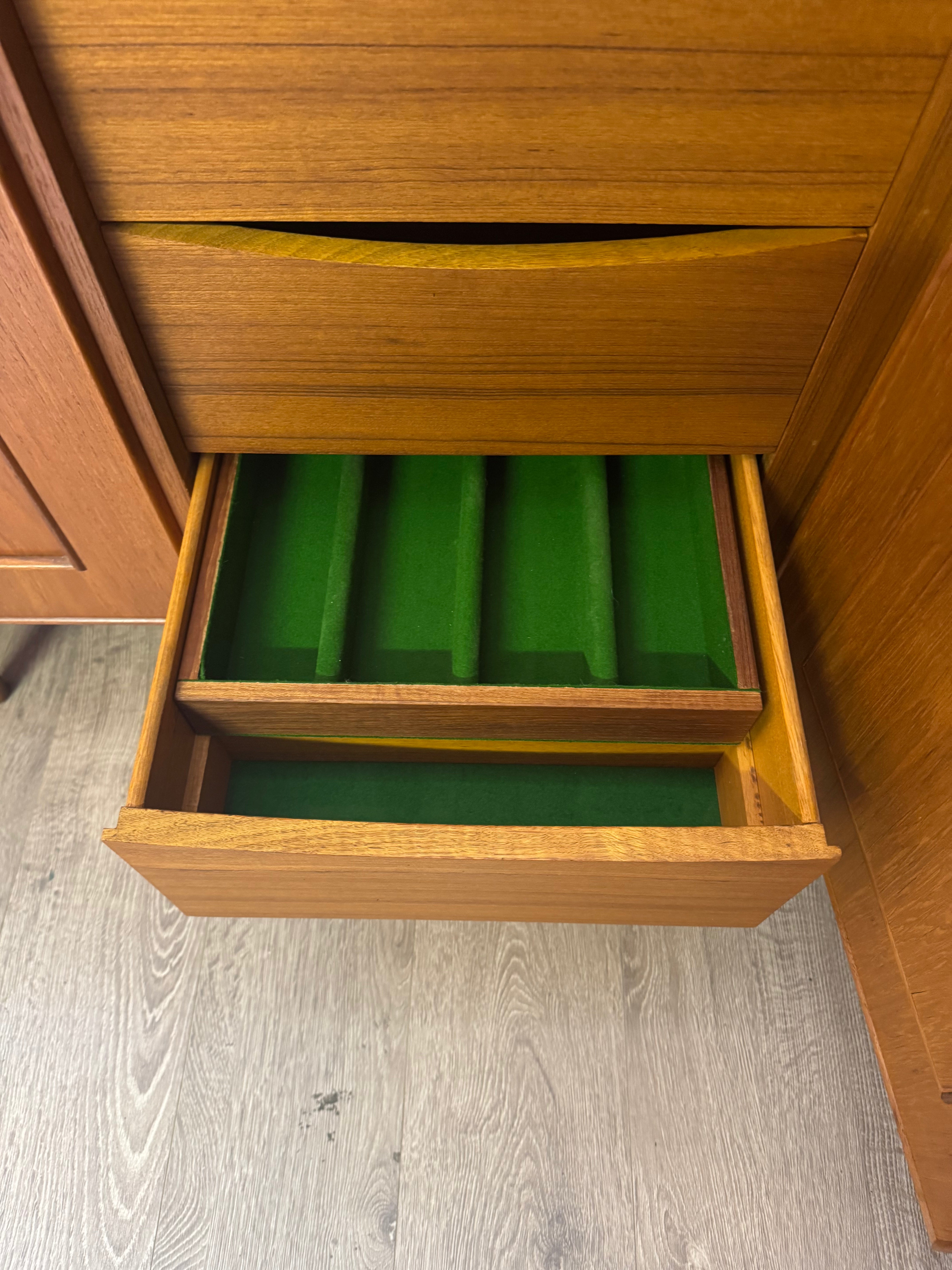 'Burgess Furniture'Bar / Cocktail / Drinks Cabinet