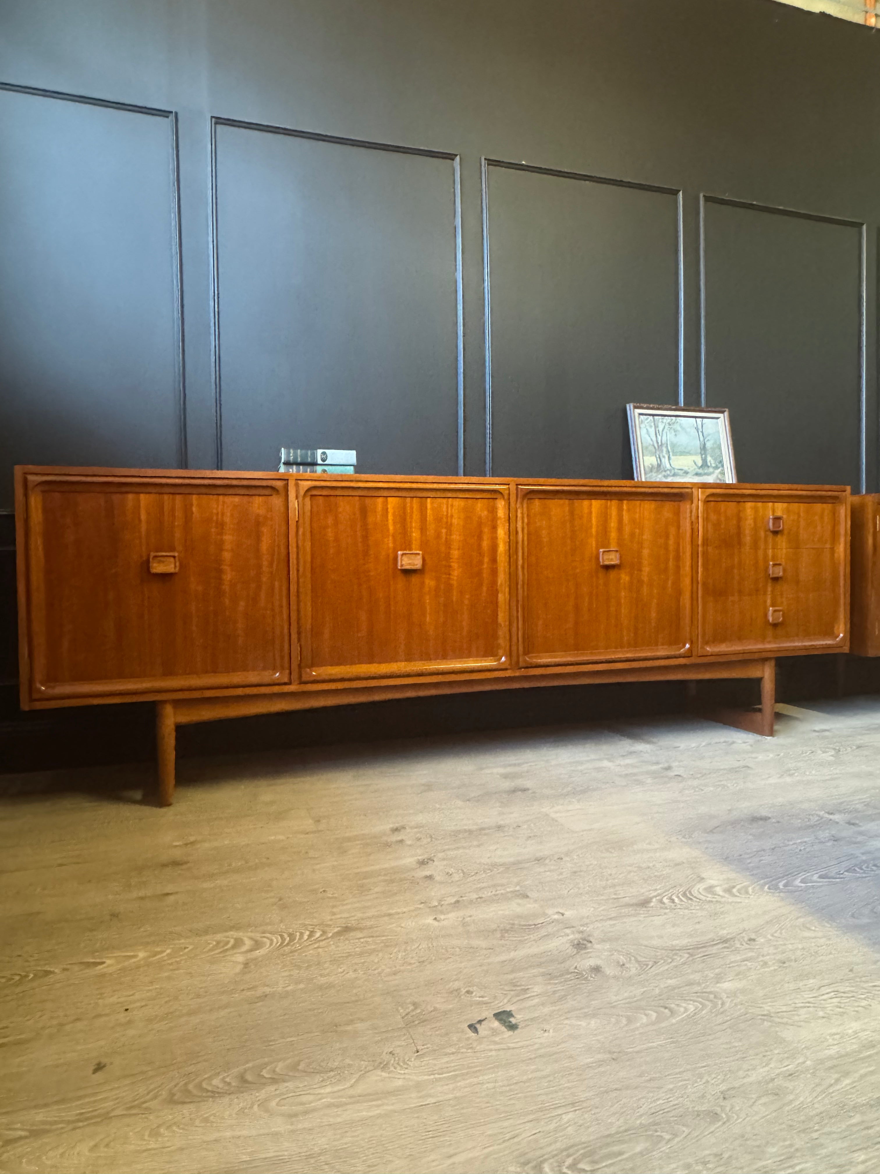 'Parker Furniture' Sleigh Leg XL Buffet / Sideboard